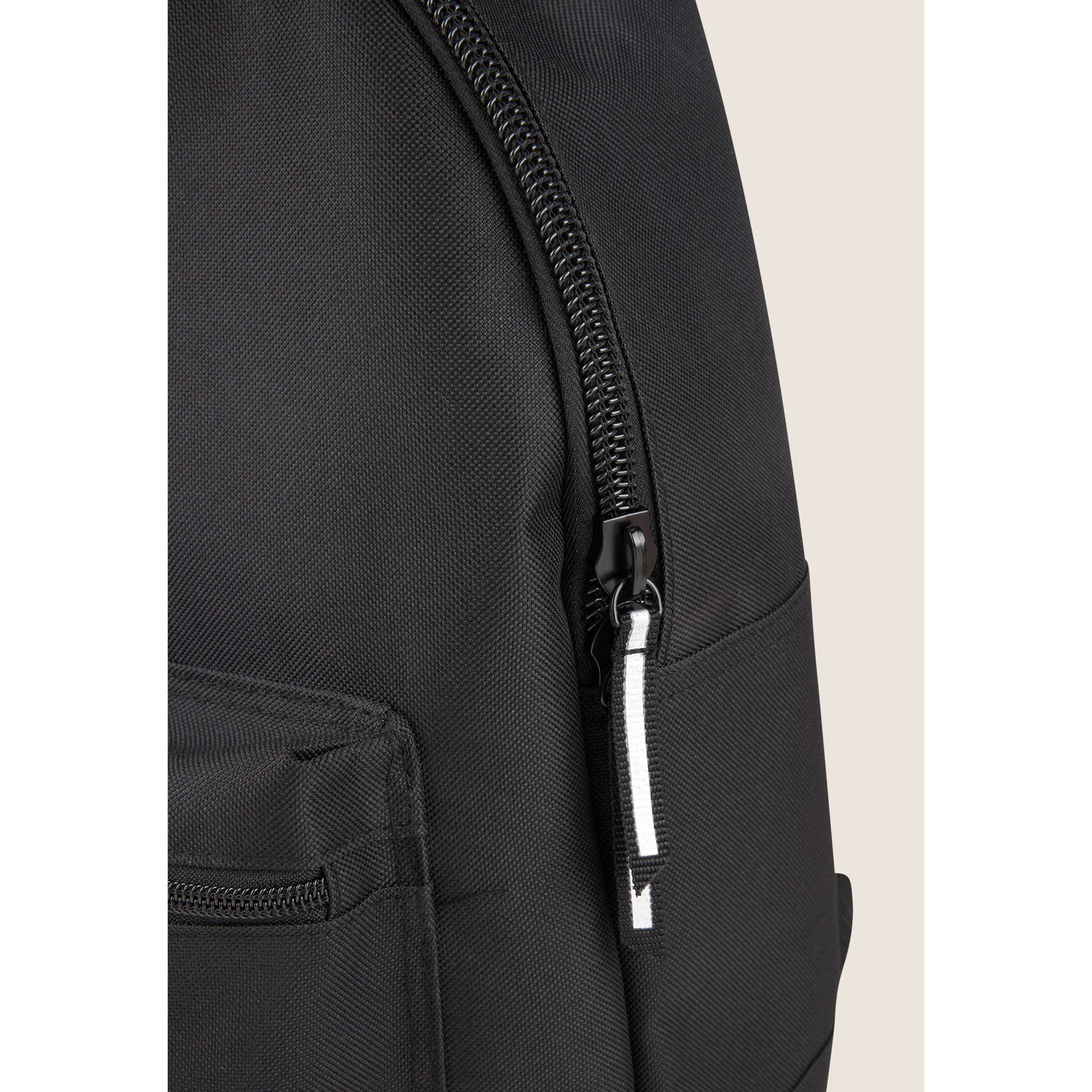 Zaino unisex con spallacci regolabili e schienale imbottito