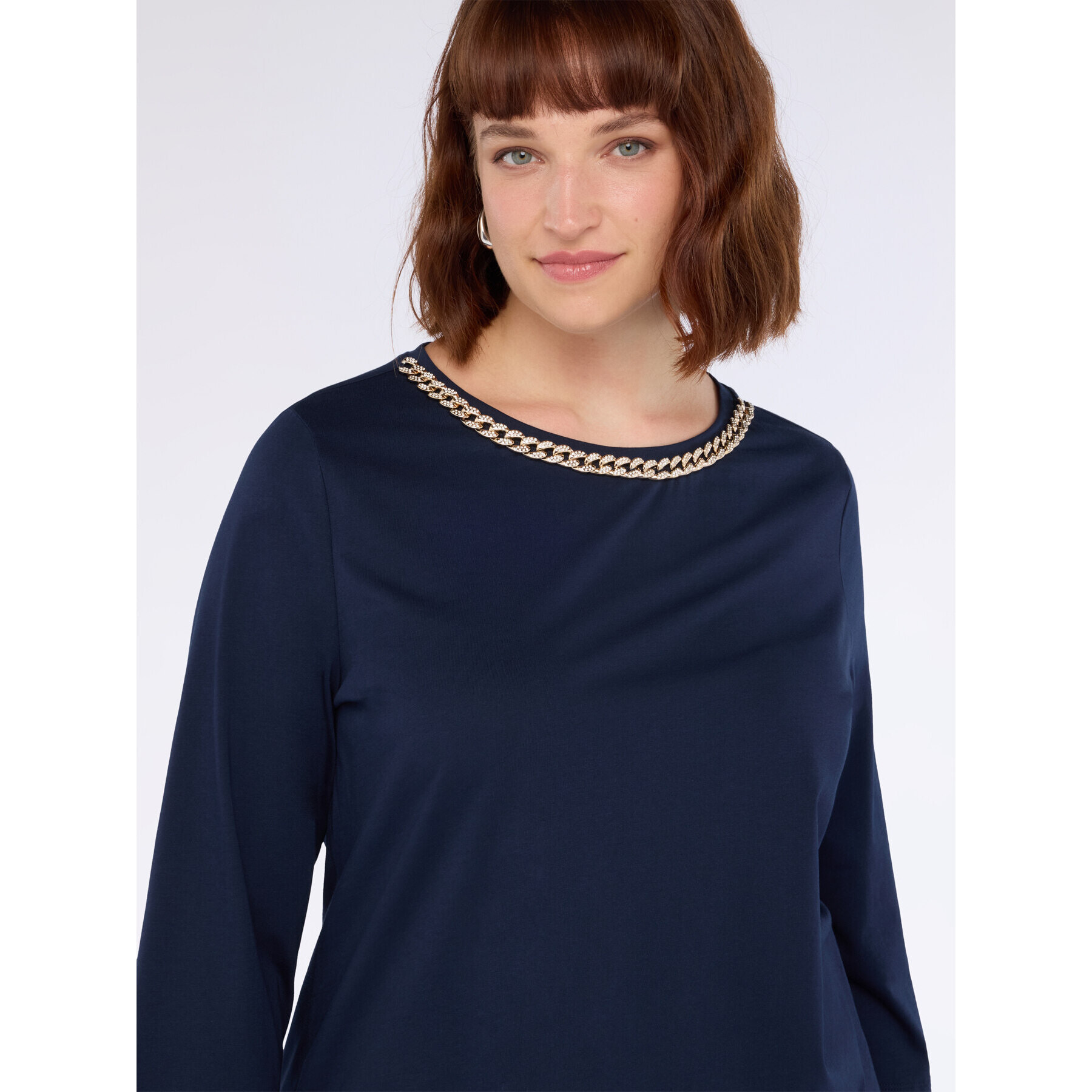 Fiorella Rubino - T-shirt in jersey con catena sullo scollo - Blu