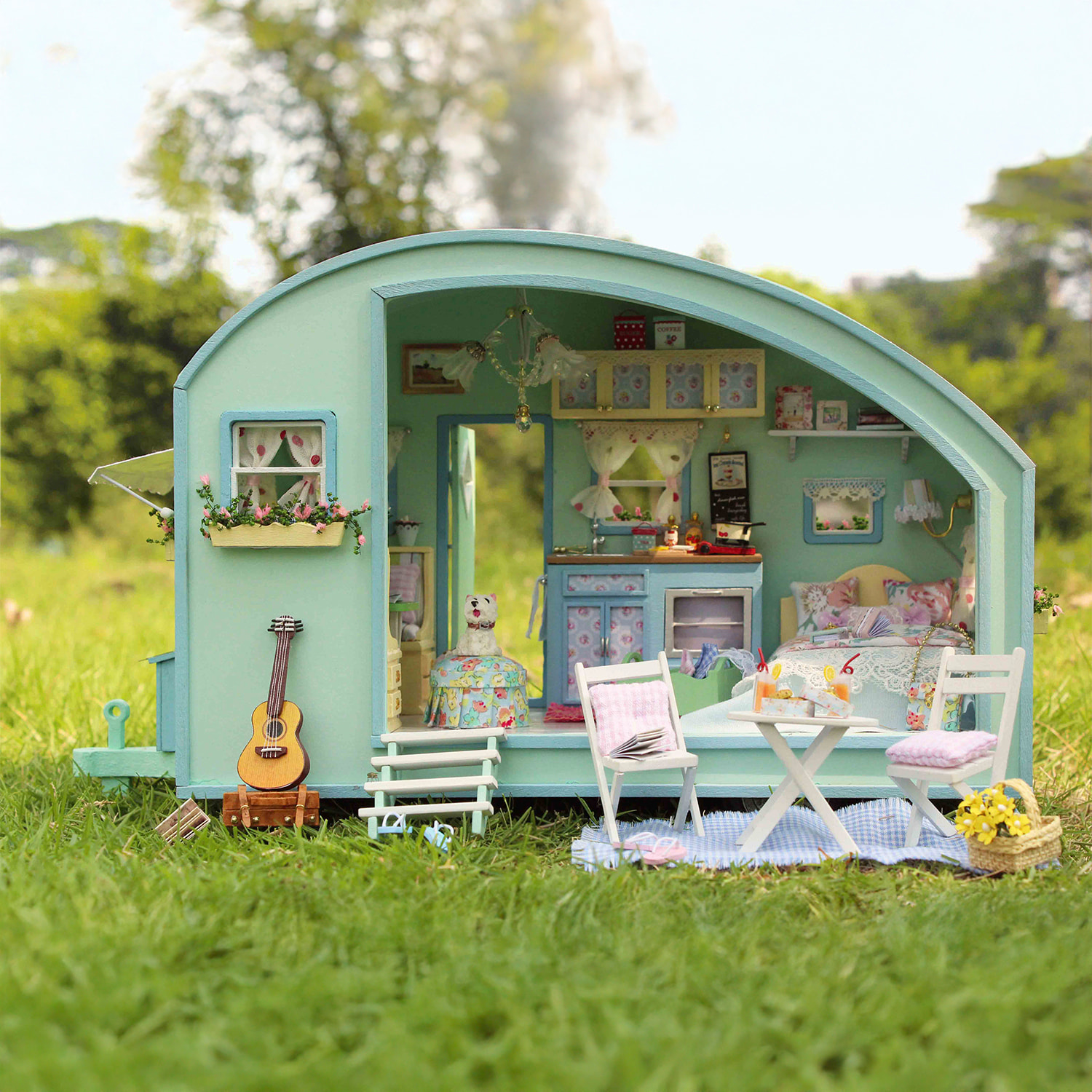 Caravana, un viaje por el tiempo. Maqueta 3D, realista con gran detalle y luces led.