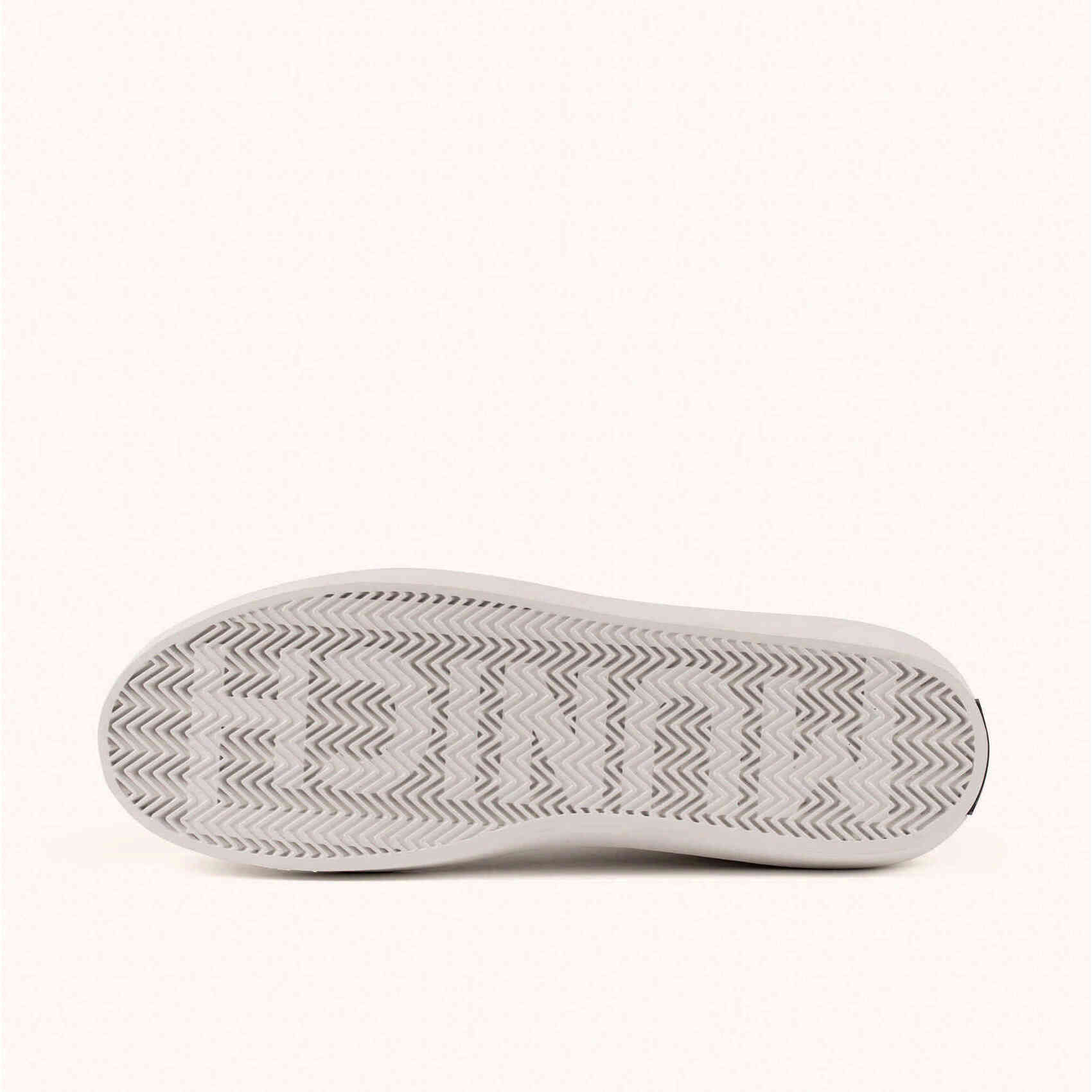 MUNICH BREAK 53 Zapatilla Minimalista de Lona Blanco Hueso con Suela Retro