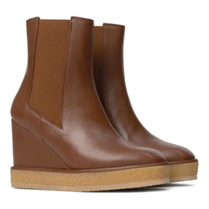 Botín de cuña Bambola en napa con cierre elástico