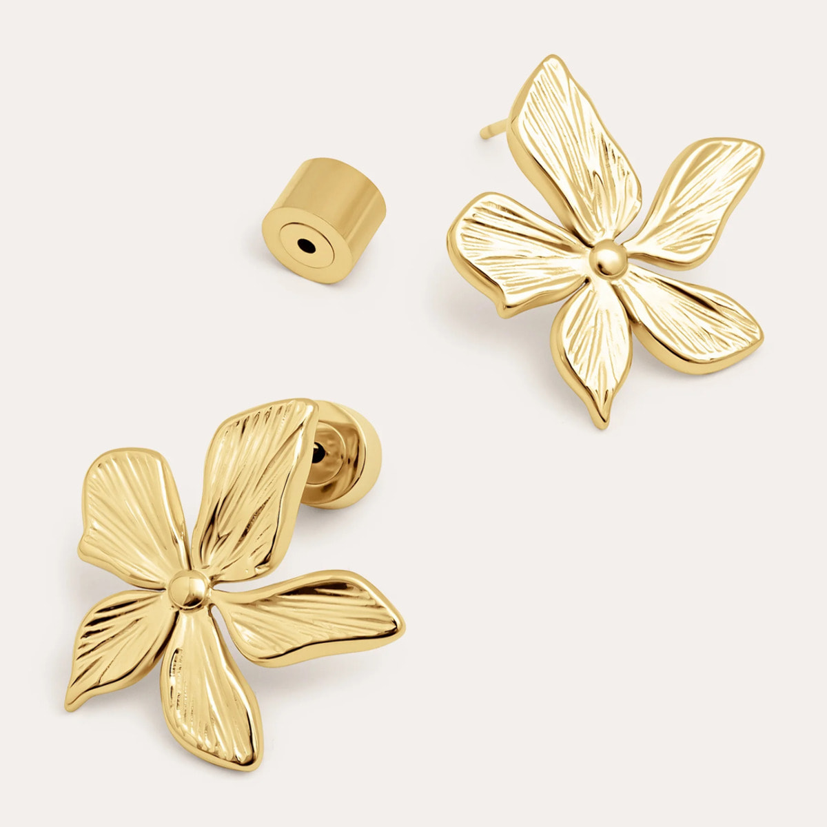 Orecchino Jasmine in acciaio placcato oro