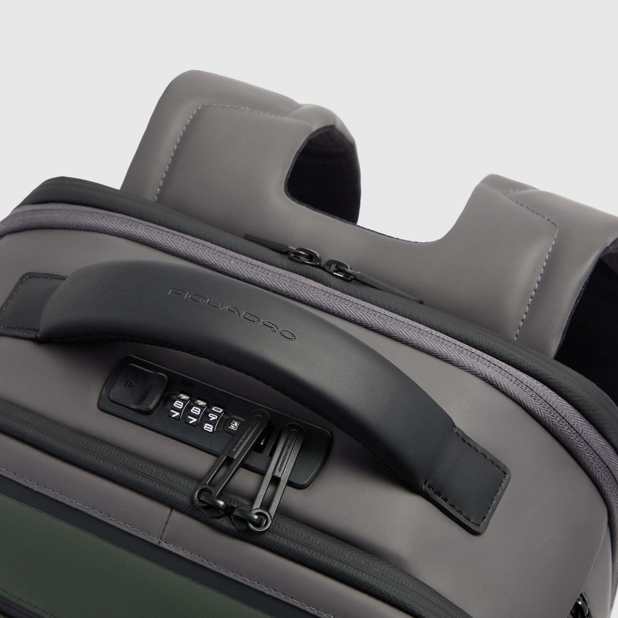 Piquadro Zaino da viaggio resistente all'acqua porta pc 14"