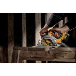 Scie Circulaire 140 mm XR 12V Brushless - DEWALT - avec 2 batteries 12V 5.0Ah - chargeur - TSTAK - DCS512P2-QW