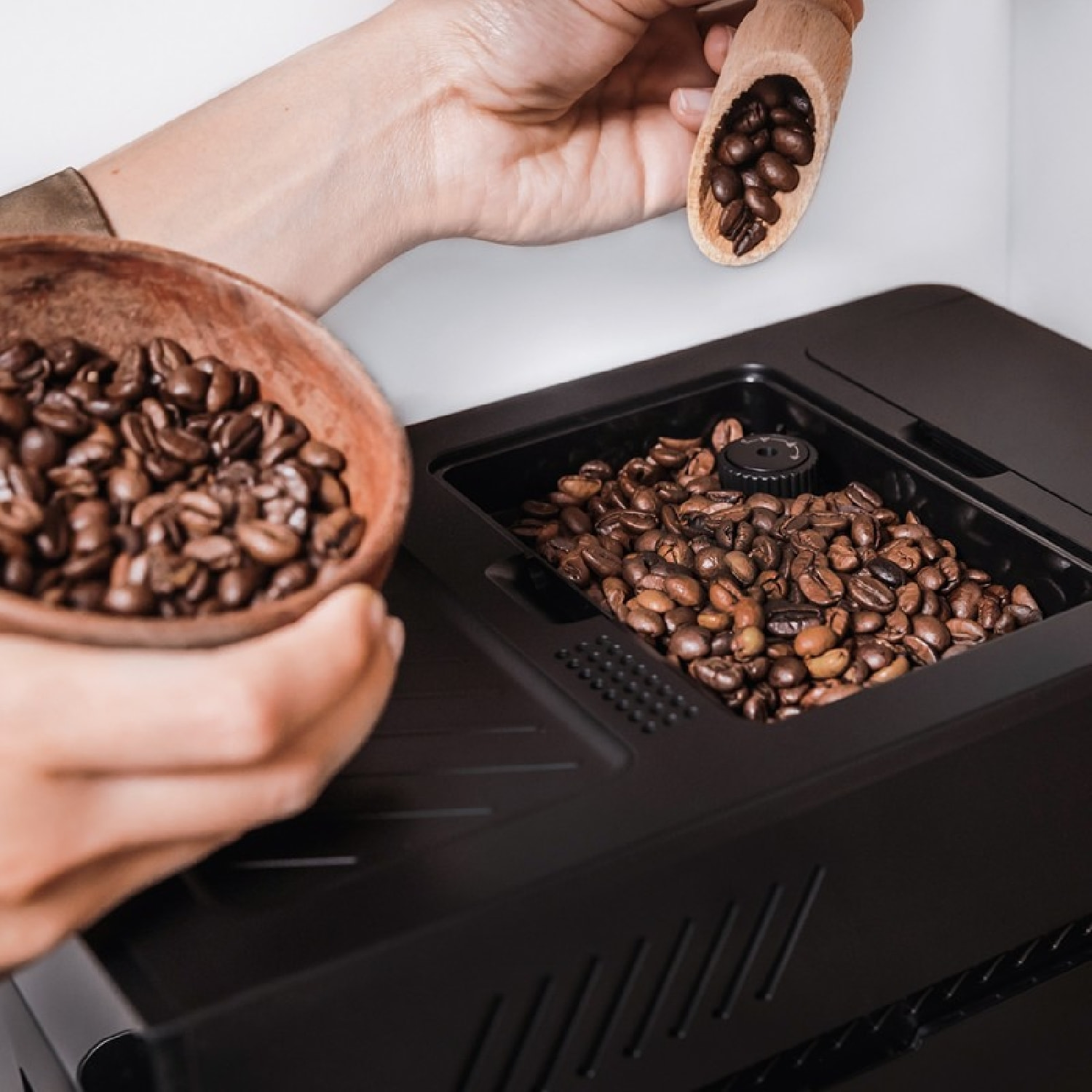 Cecotec Cafetera Superautomática Compacta Cremmaet Compact, 19 Bares, Sistema Th