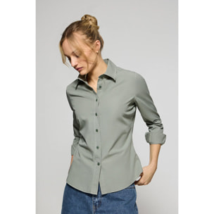 Camisa de popelín garment dye verde oscuro con logo bordado