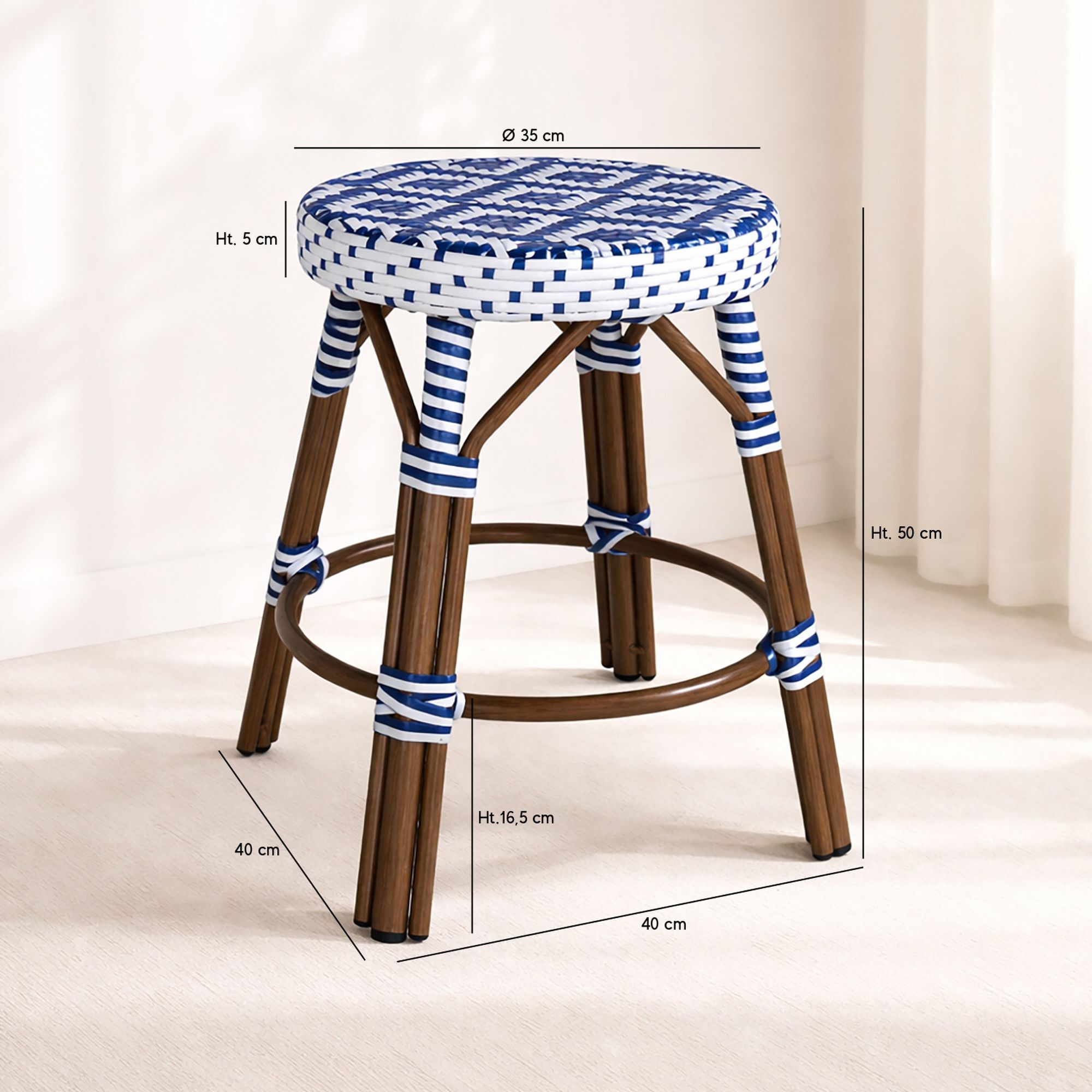 Tabouret en rotin tressé bleu structure alu aspect bambou