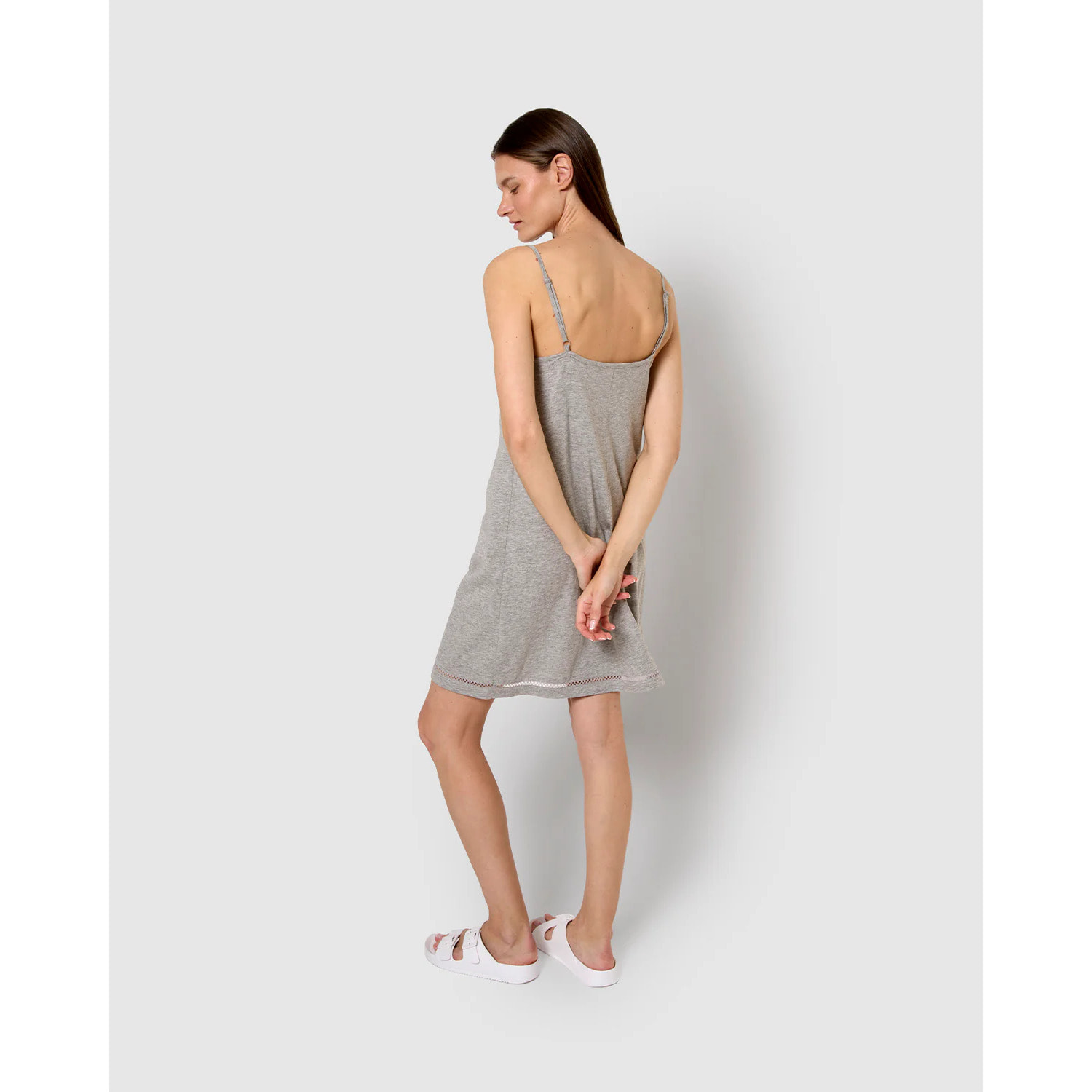 Camisón corto tirantes vainica gris