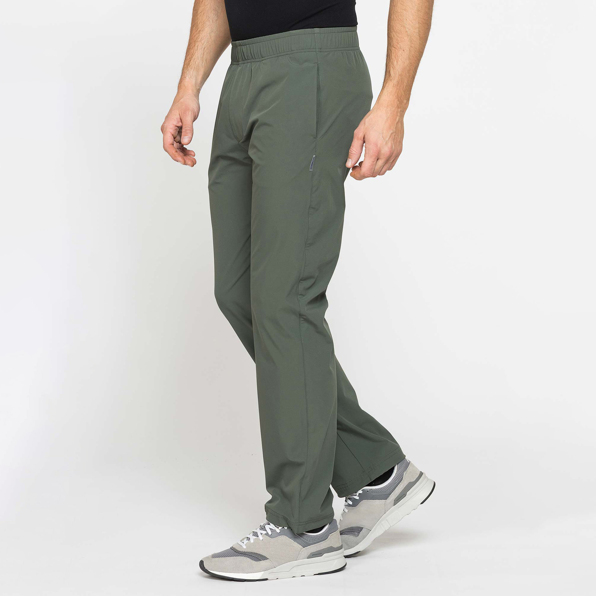 PANTALONI JOGGER DA UOMO IN TESSUTO TECNICO NO STIRO