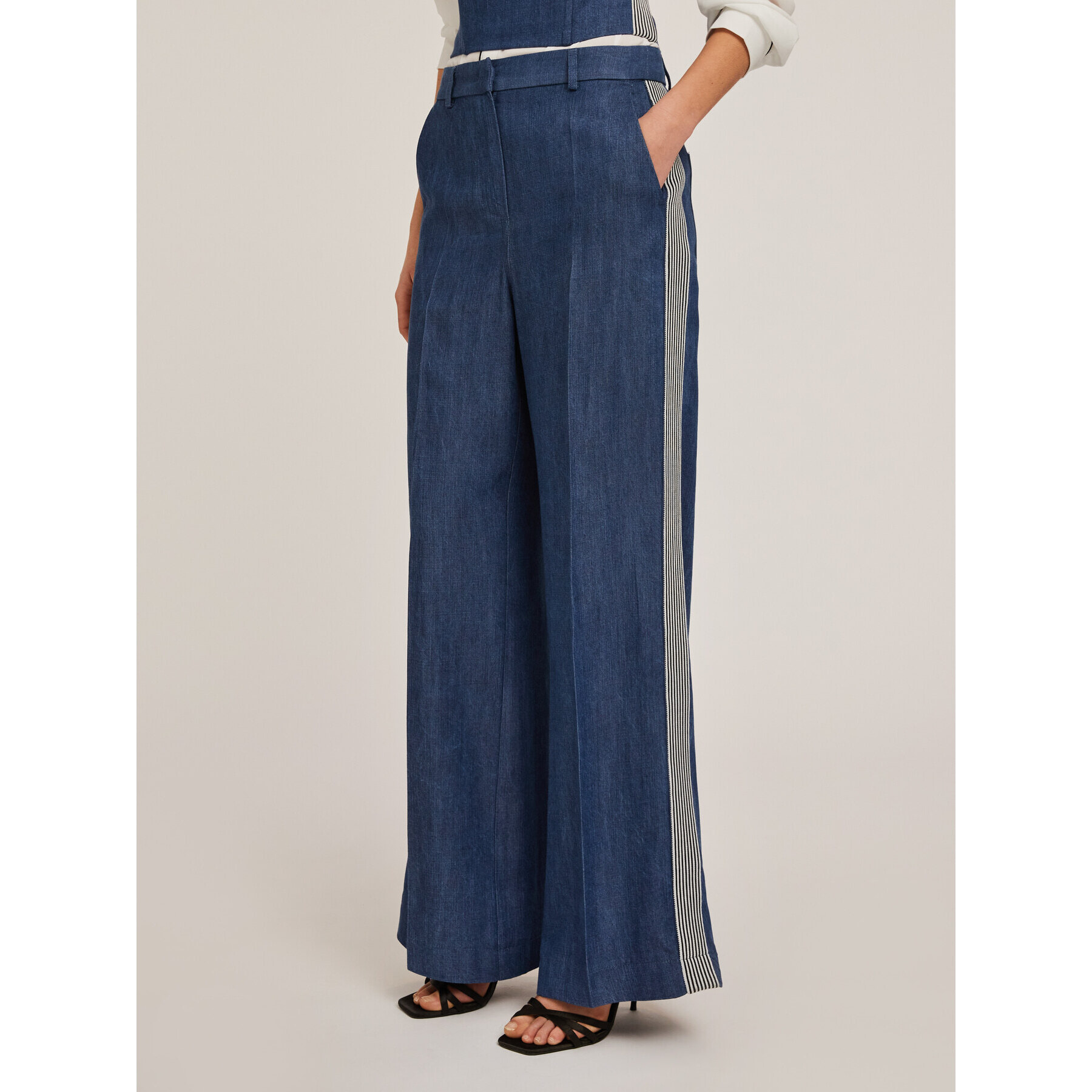 Motivi - Pantaloni palazzo effetto denim con bande laterali - Blu