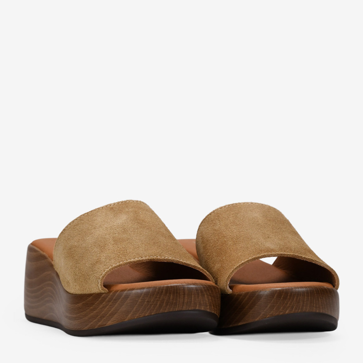 Sandalias de cuña arena en piel
