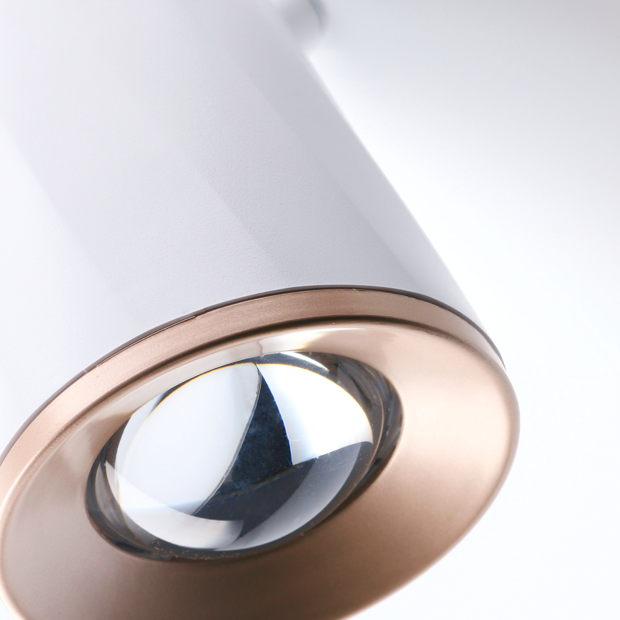 FORLIGHT Adri proyector de uso interior para iluminar frontalmente y hacia abajo con luz led en blanco cálido 3000k en color blanco