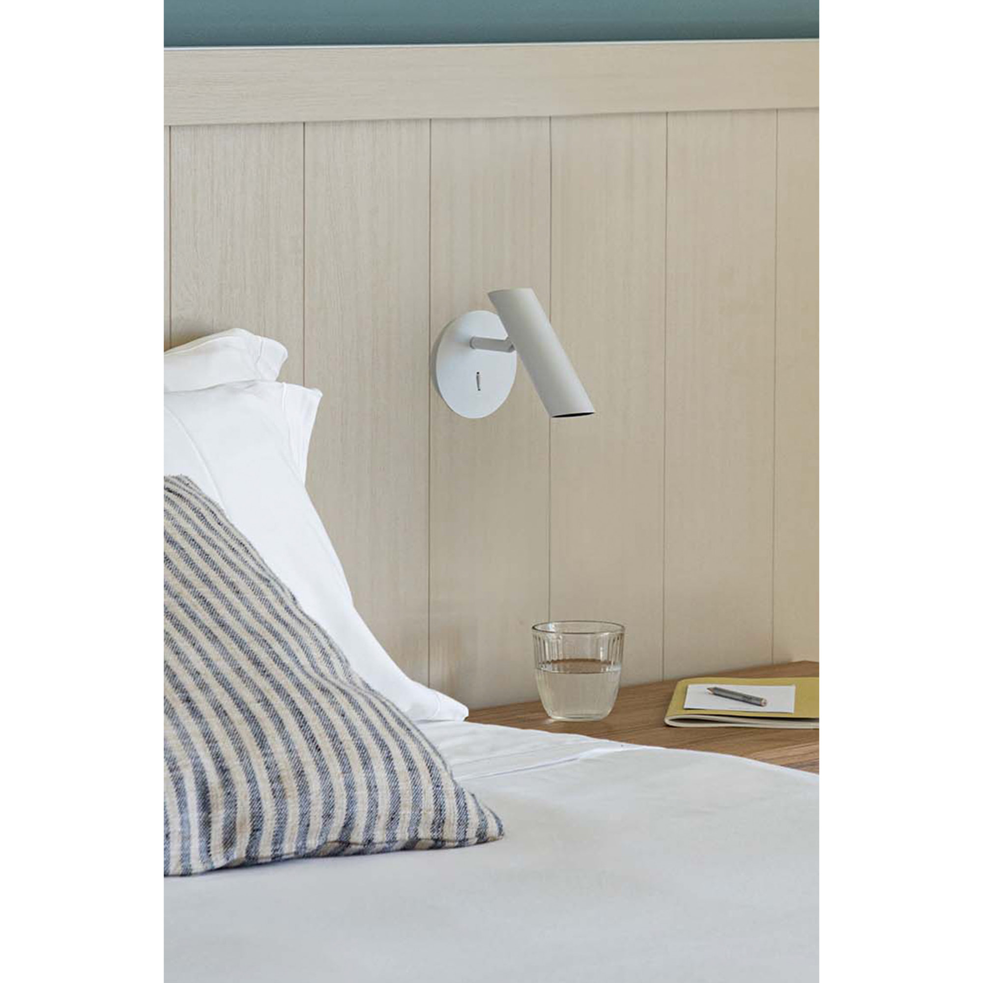 LEO Applique blanche