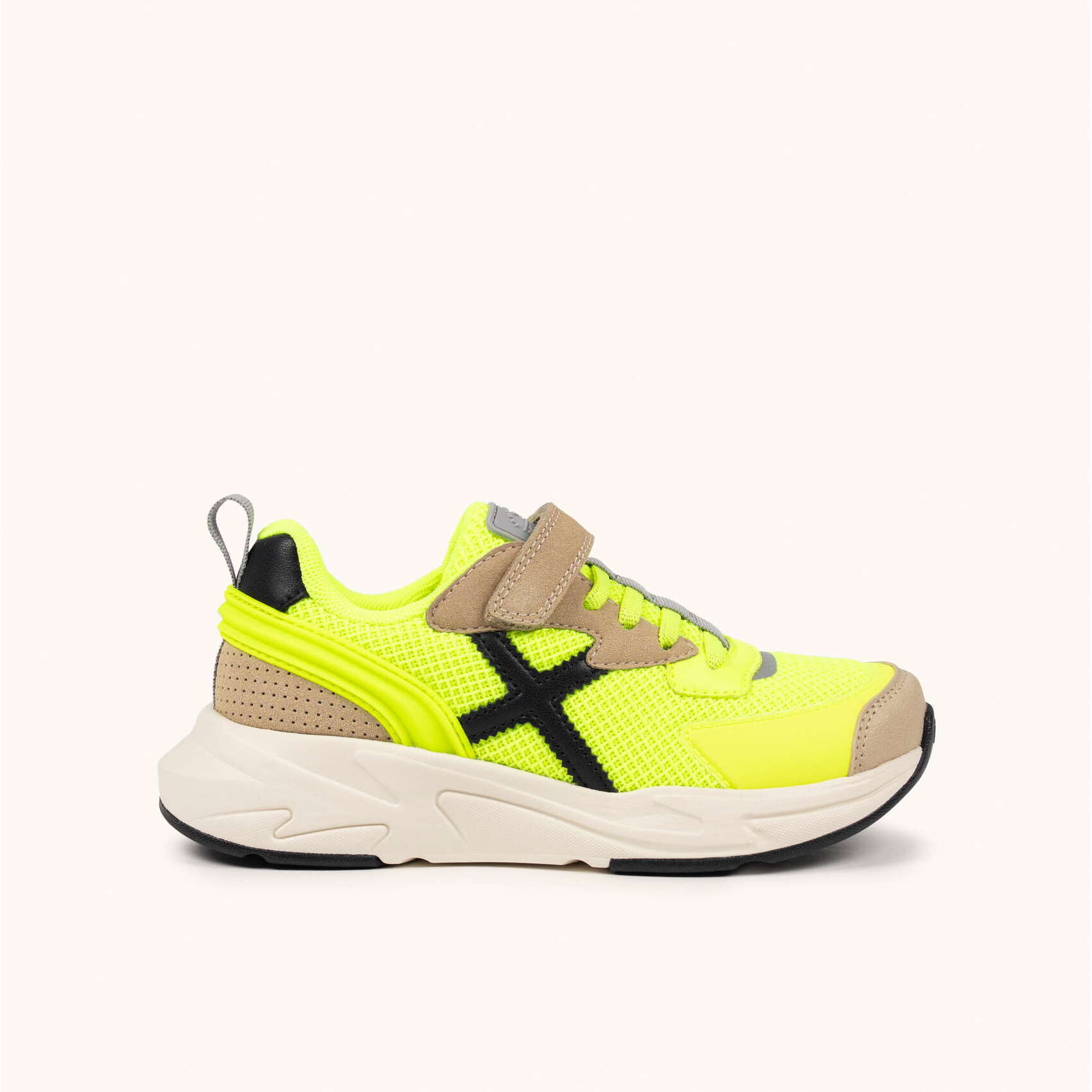 Zapatilla Infantil Amarillo Flúor y Negro con Velcro MUNICH MINI TRACK VCO 26