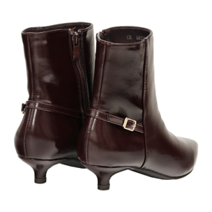 Tronchetto in simil pelle con tacco basso