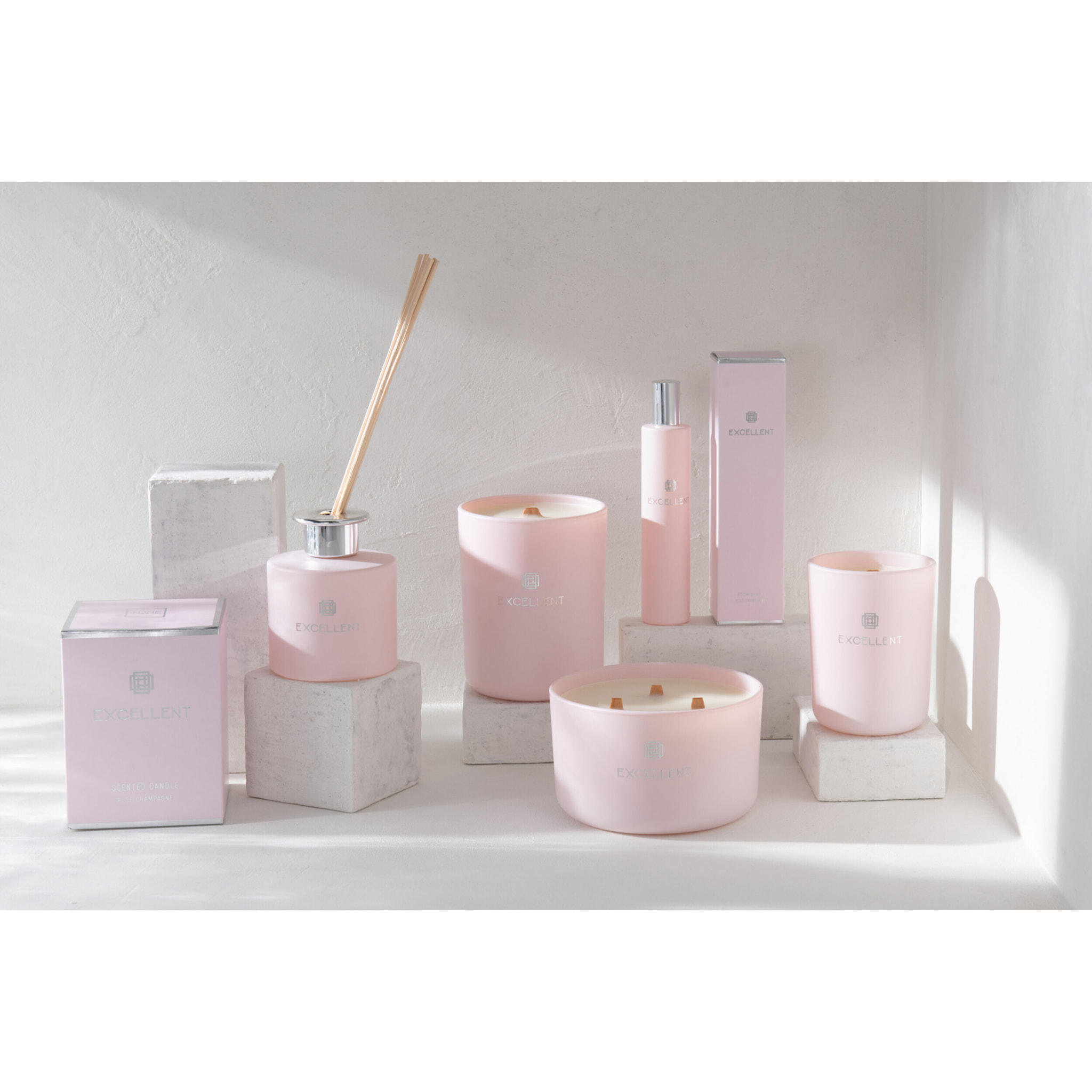 J-Line bougie parfumée Excellent - Rose Chamapgne - verre - rose – large – 40H