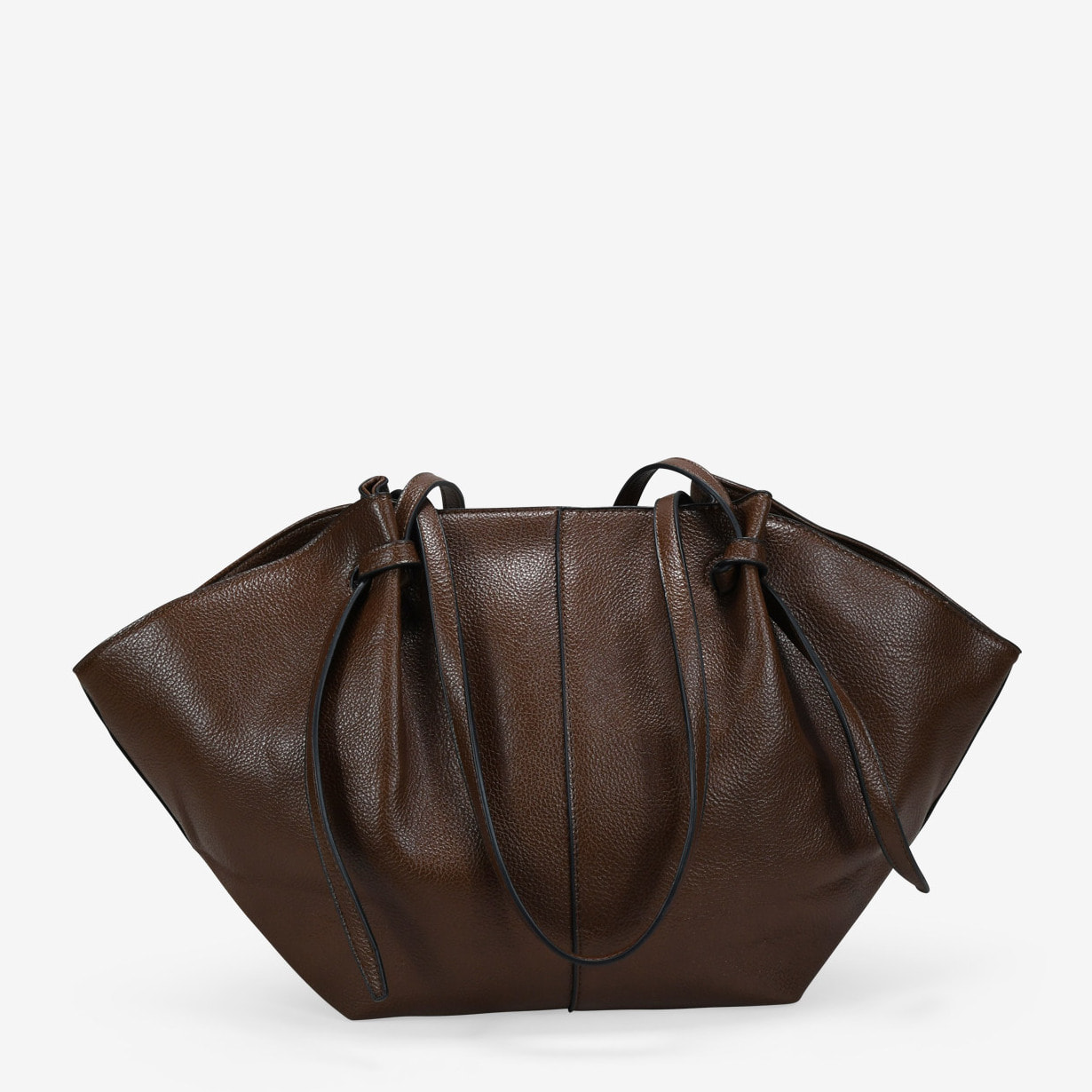 Bolso de hombro marrón con cremallera