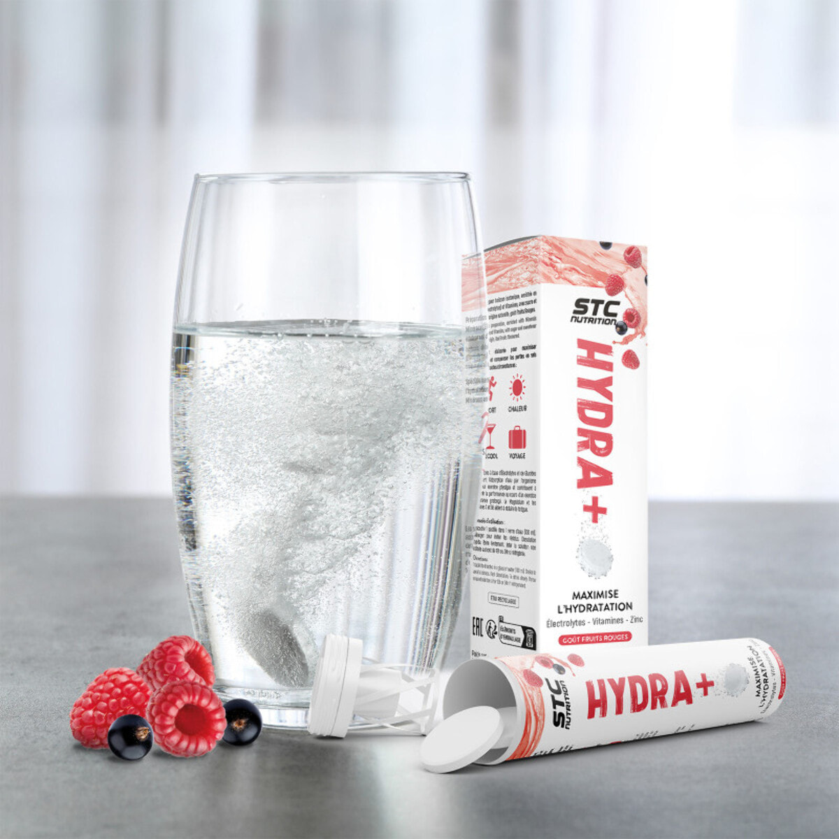 STC NUTRITION - Hydra+ - Préparation pour boisson isotonique à base d'Électrolytes, Vitamines, sucre et édulcorant naturels - Optimise l'hydratation - Fruits Rouges - Lot de 2