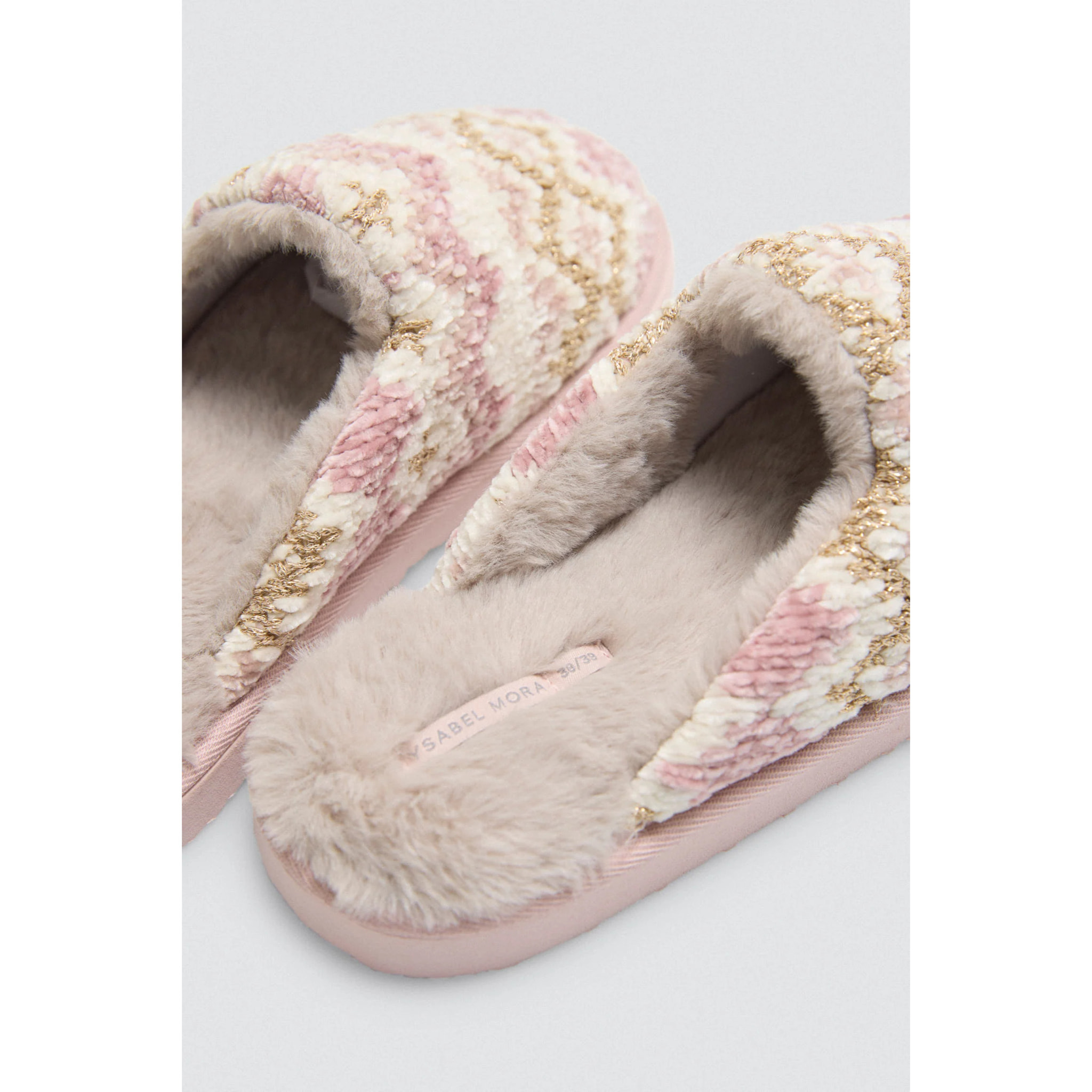 Ciabatte da casa con stampa etnica