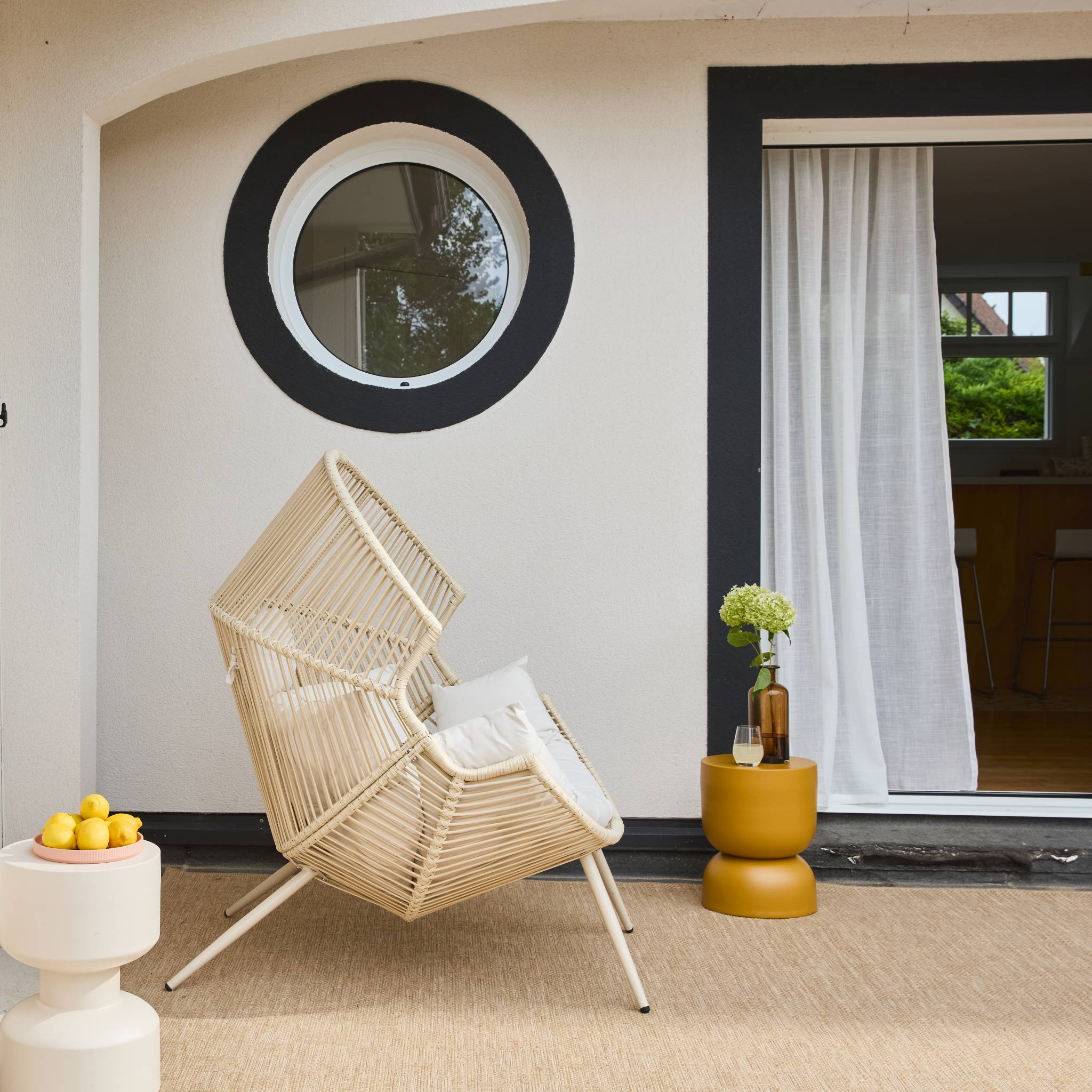 Fauteuil oeuf de jardin acier et résine  SOLENZA