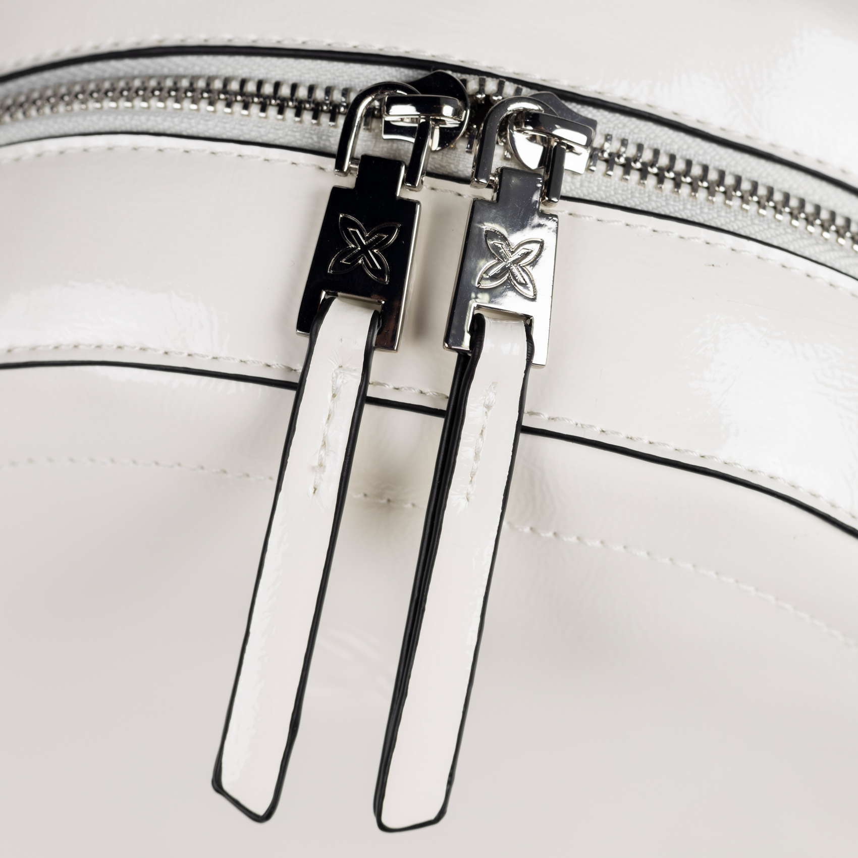 BOLSO MH BACKPACK SS25 C/WHITE