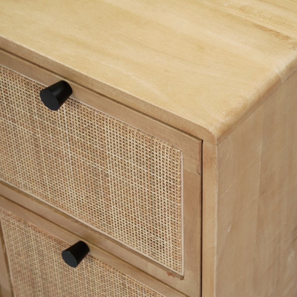 Table de chevet Lucca -bois massif de manguier et rotin-couleur catuai 52 x 53 x 40 cm