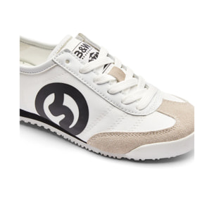 Sneakers bianche con dettagli in pelle scamosciata