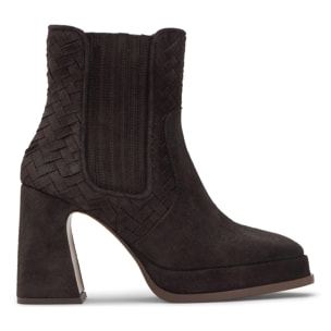 Botín de tacón Blanche en serraje con detalle intrecciato y cierre elástico