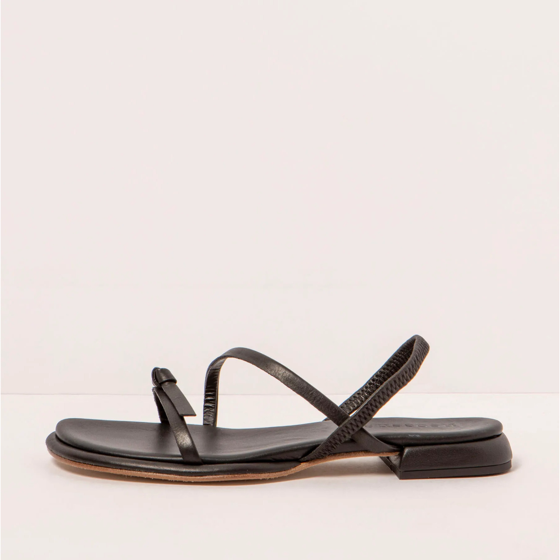 Sandalias S3155 CRISTAL BLACK/ VALVIN color Black