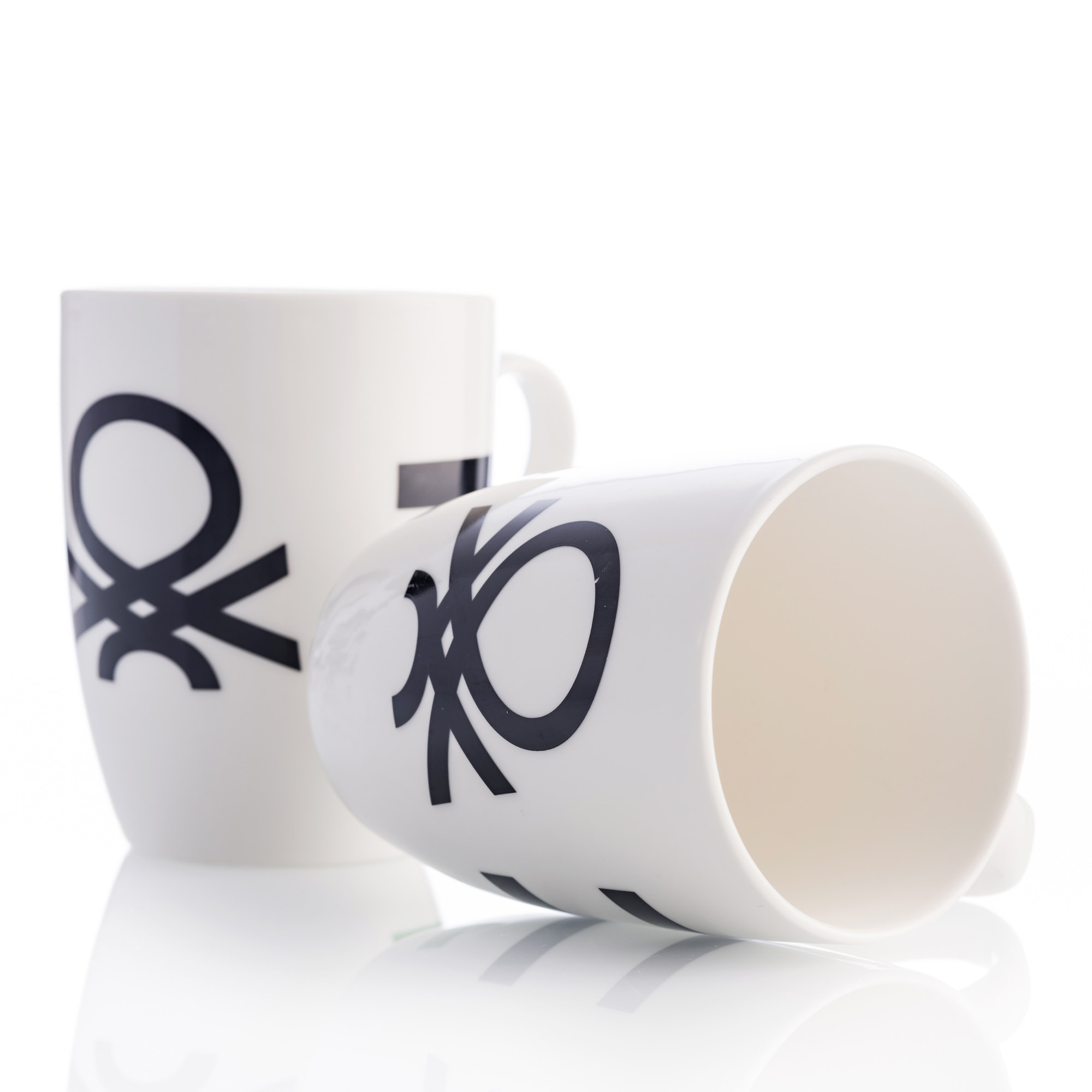 Set 4p mugs  logo estampado negro  benetton