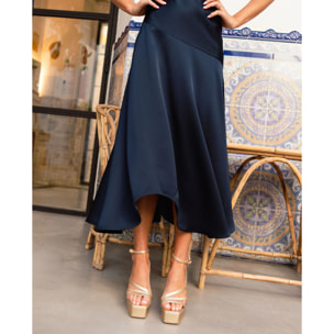 Vestido midi con escote asimétrico