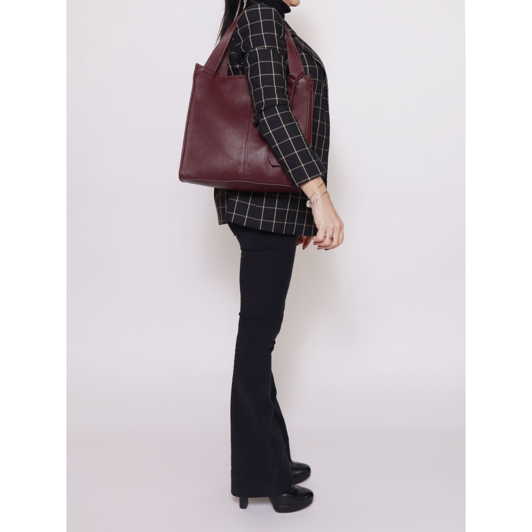 Borsa a spalla  da donna In Vera pelle Made in Italy 34x32x11 cm