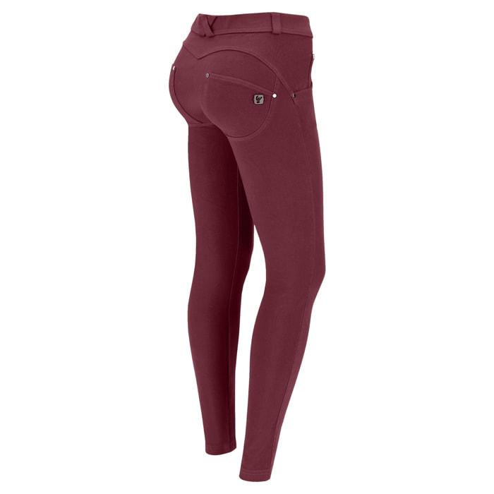 Pantaloni push up WR.UP® skinny in tessuto navetta tinto in capo