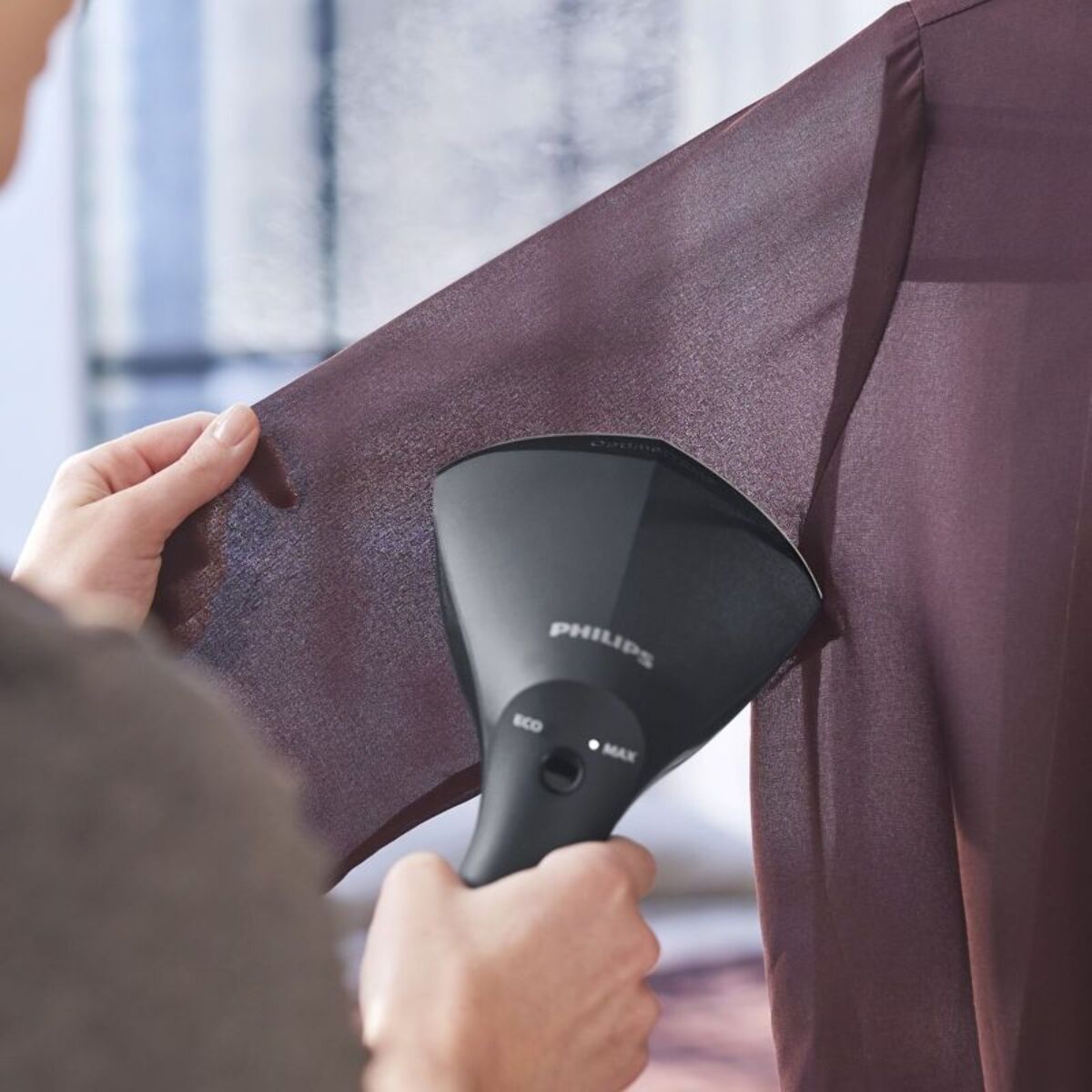 Défroisseur vapeur PHILIPS GC800/80 Série 8000