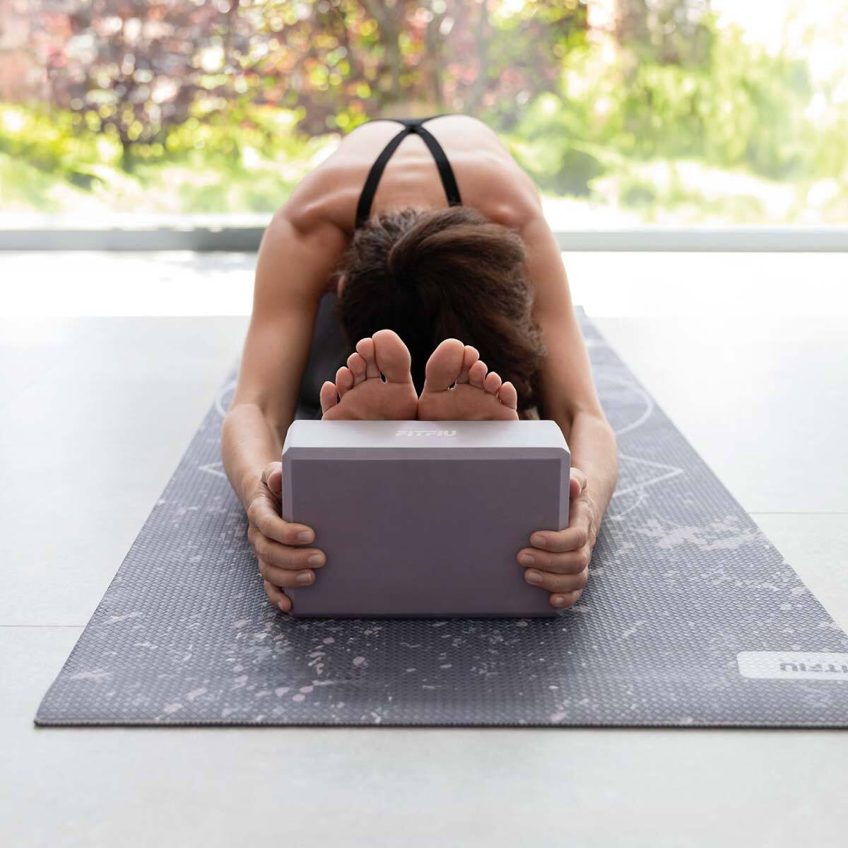 Pack accesorios yoga lila FITFIU esterilla, bloque, bola, rueda correa