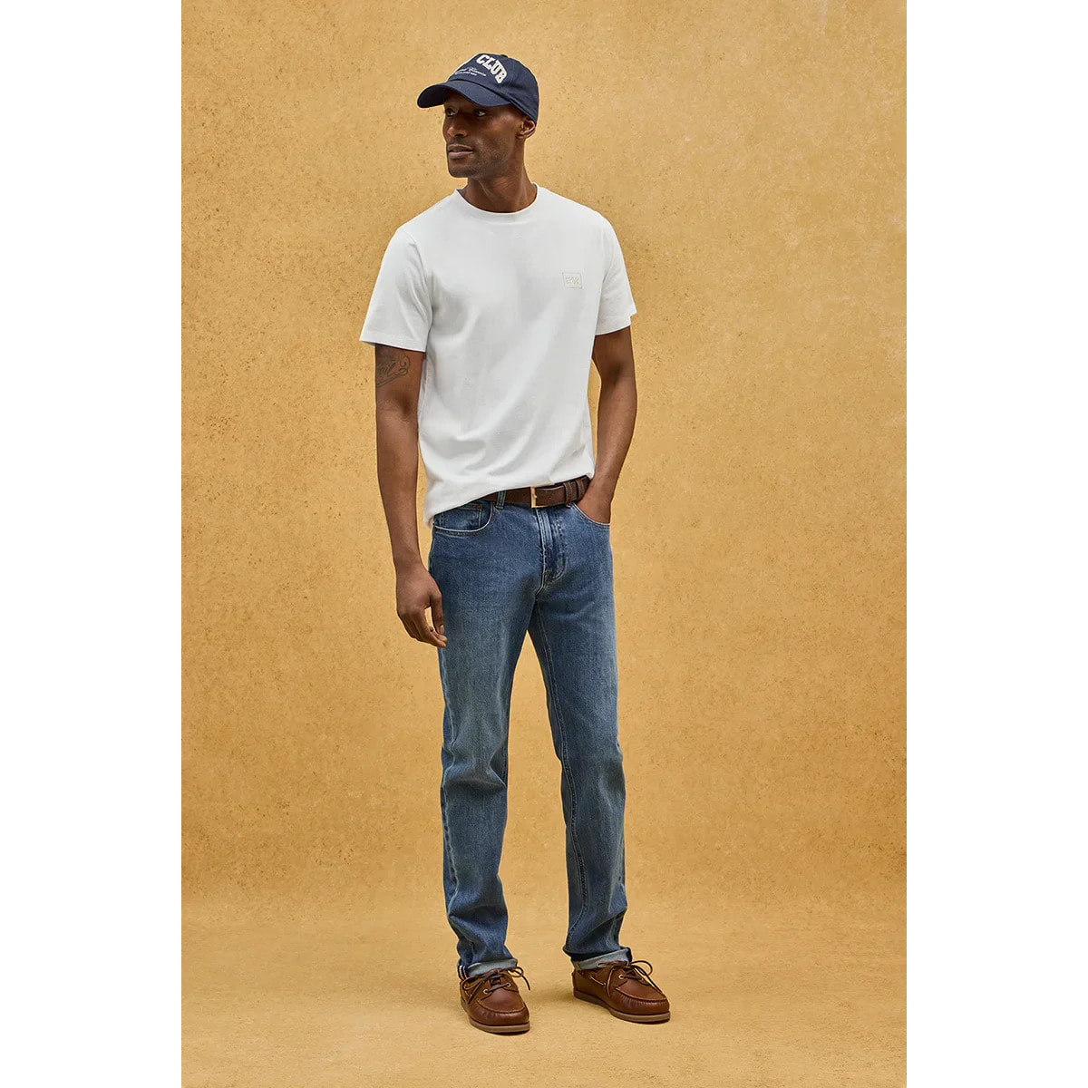 Camiseta blanca de corte recto con parche Polo Club