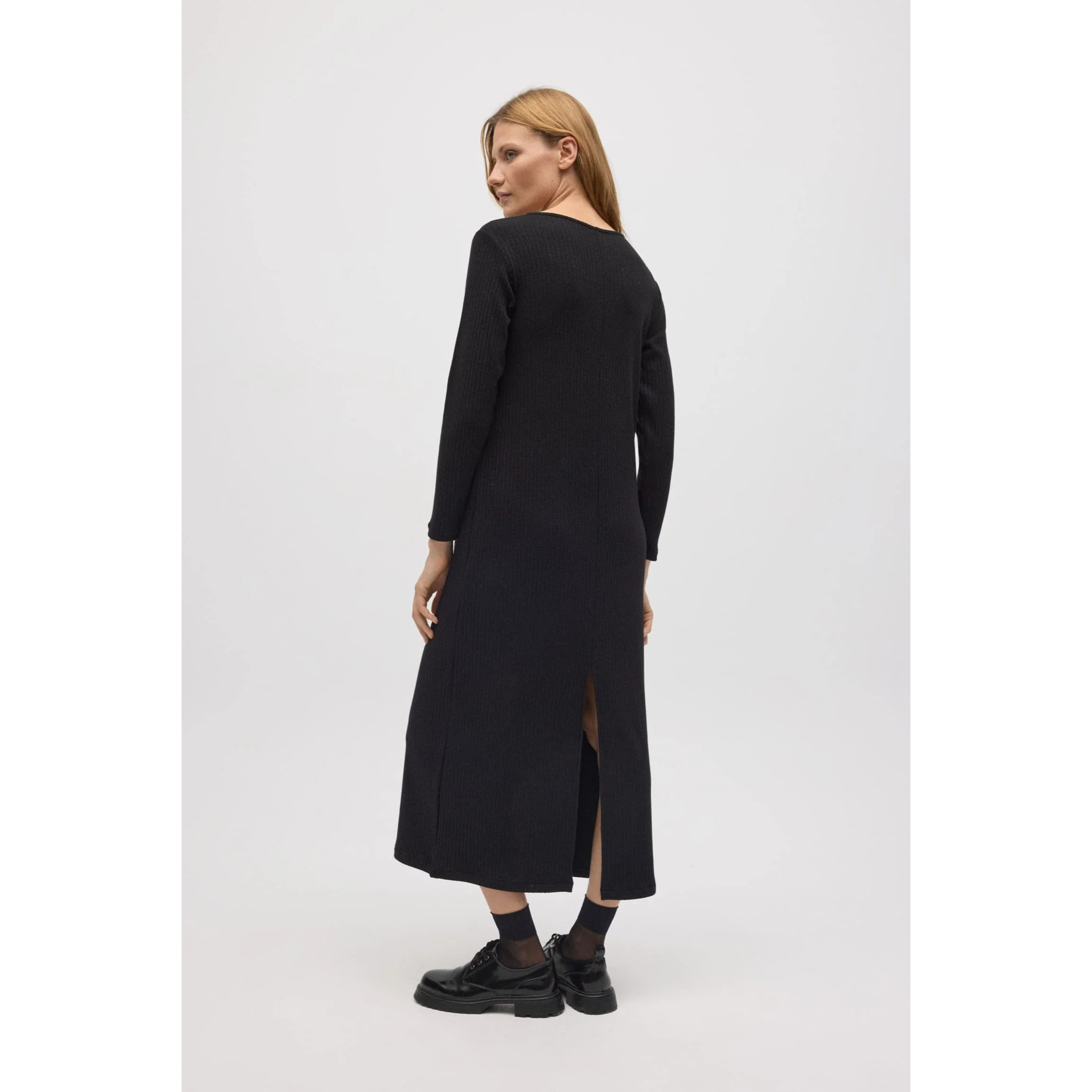 Abito lungo in maglia a coste nera