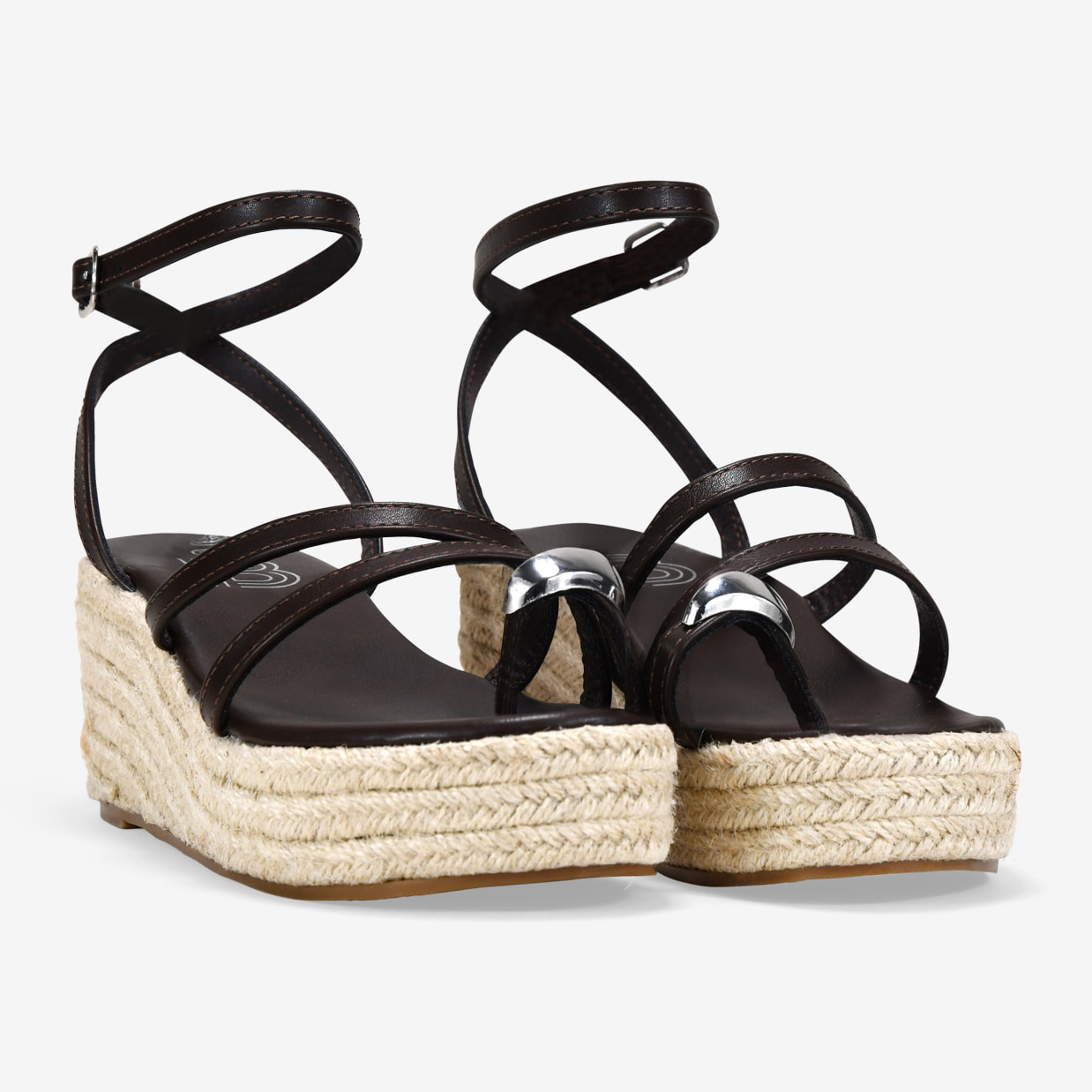 Sandalias de cuña marrones en esparto