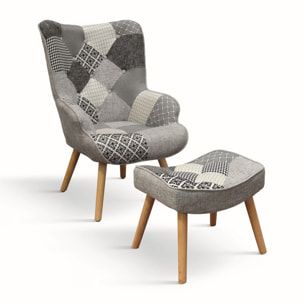 Poltrona HAVANA in tessuto patchwork grigio e gambe in legno, con poggiapiedi