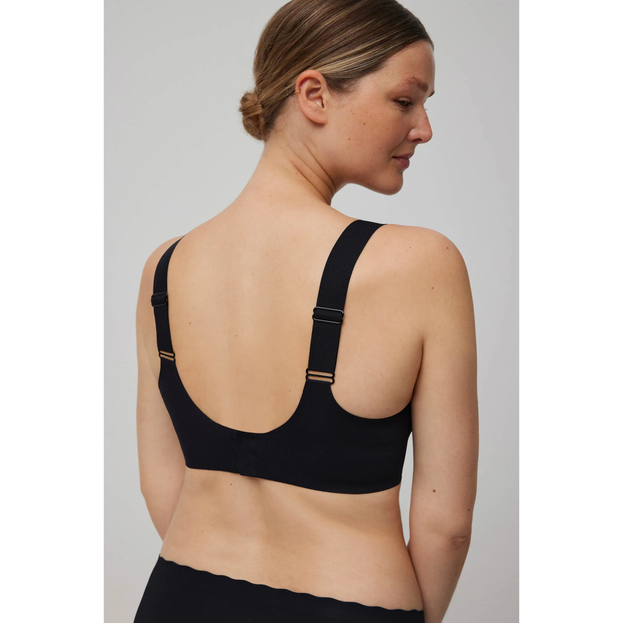 Reggiseno invisibile senza ferretto con spalline larghe beige