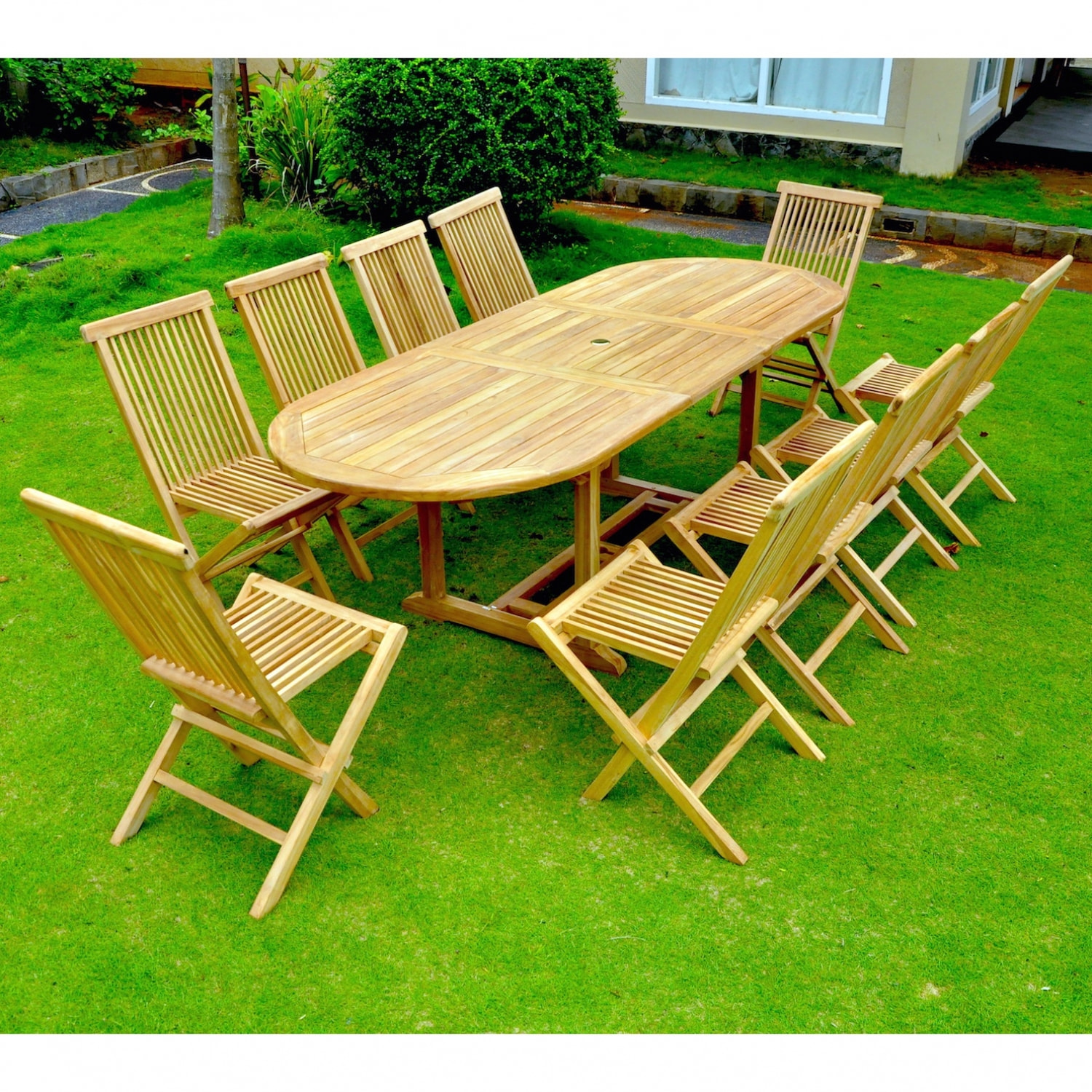 Table ovale + 10 chaises ADAGNA