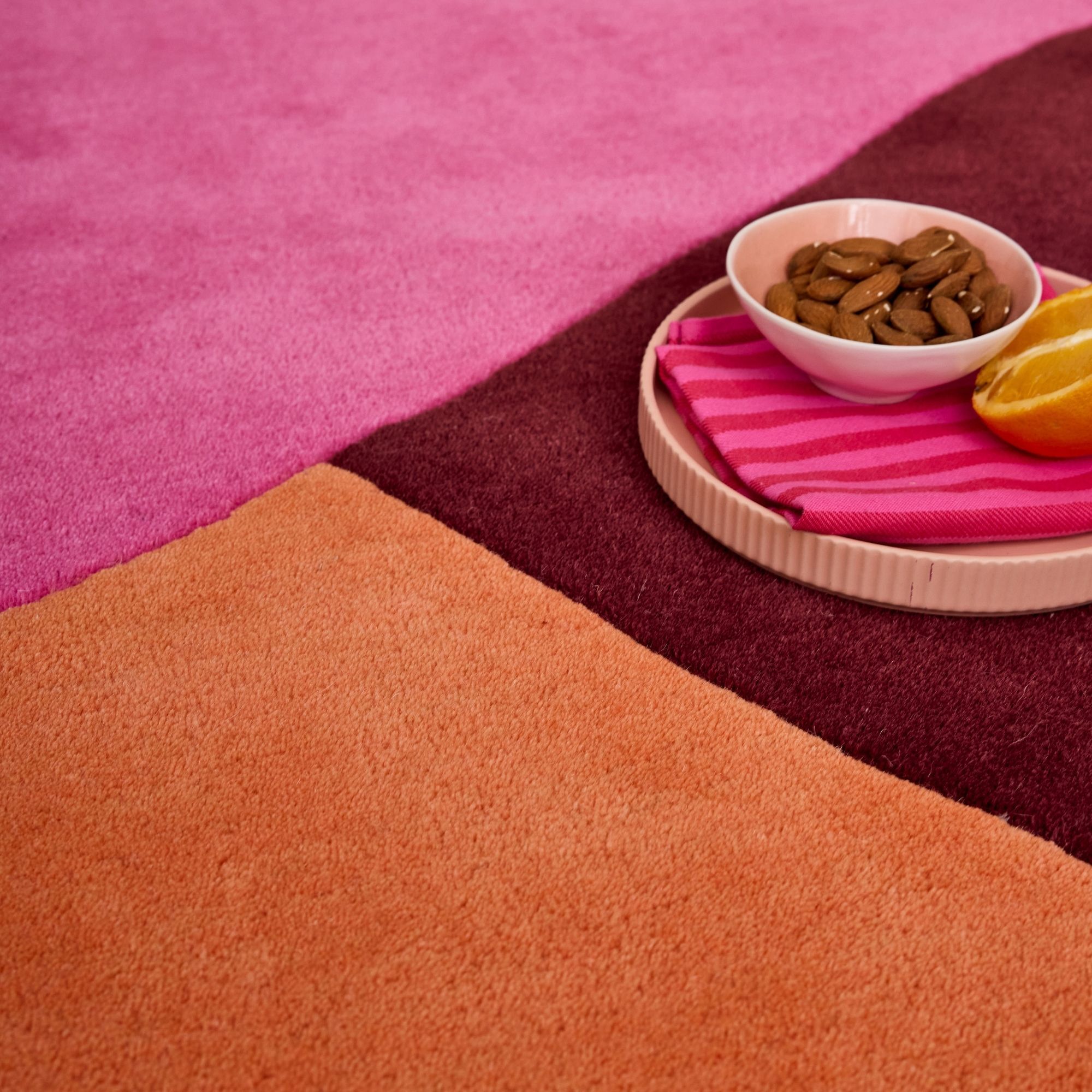 PANTONE - Tapis en laine fait main NUAGE SUCRE rose