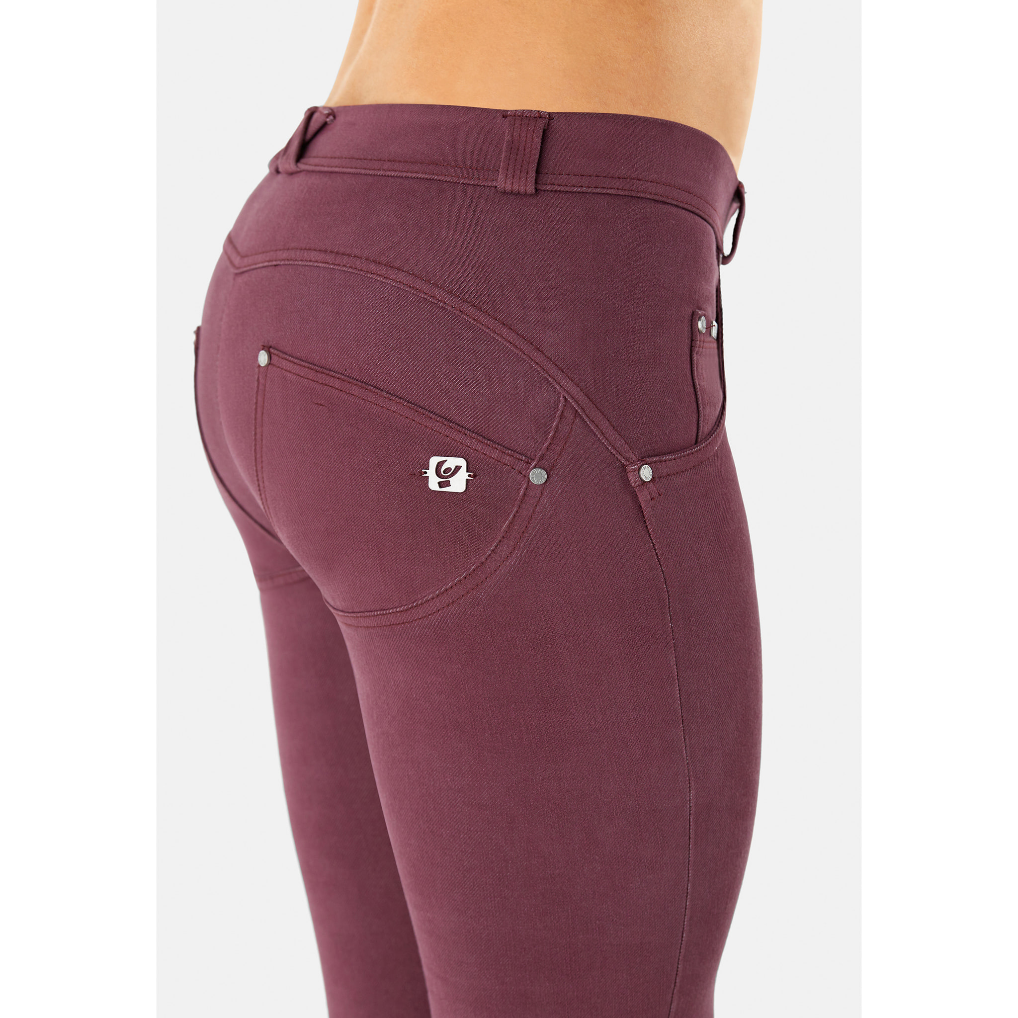 Pantaloni push up WR.UP® skinny in tessuto navetta tinto in capo