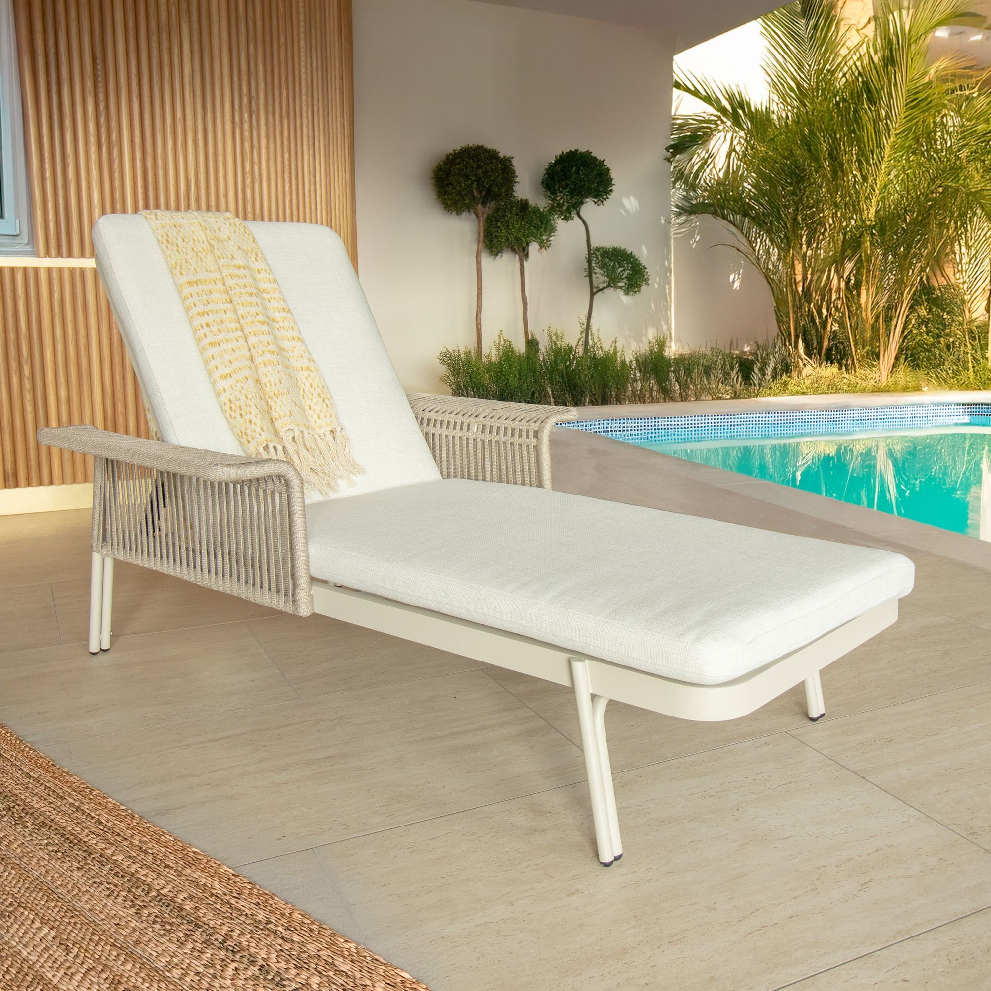 Lot de 2 chaises longues en aluminium beige FIGARI