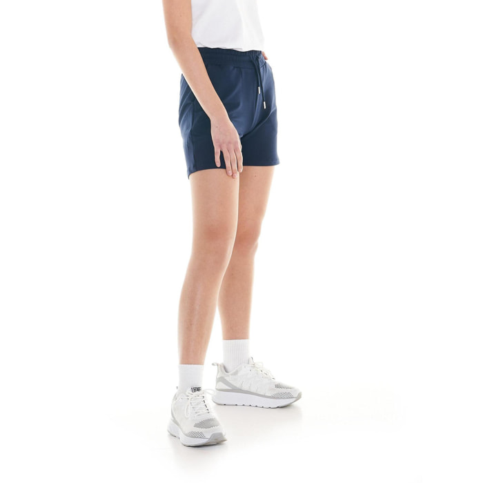 Pantalón corto básico de mujer.