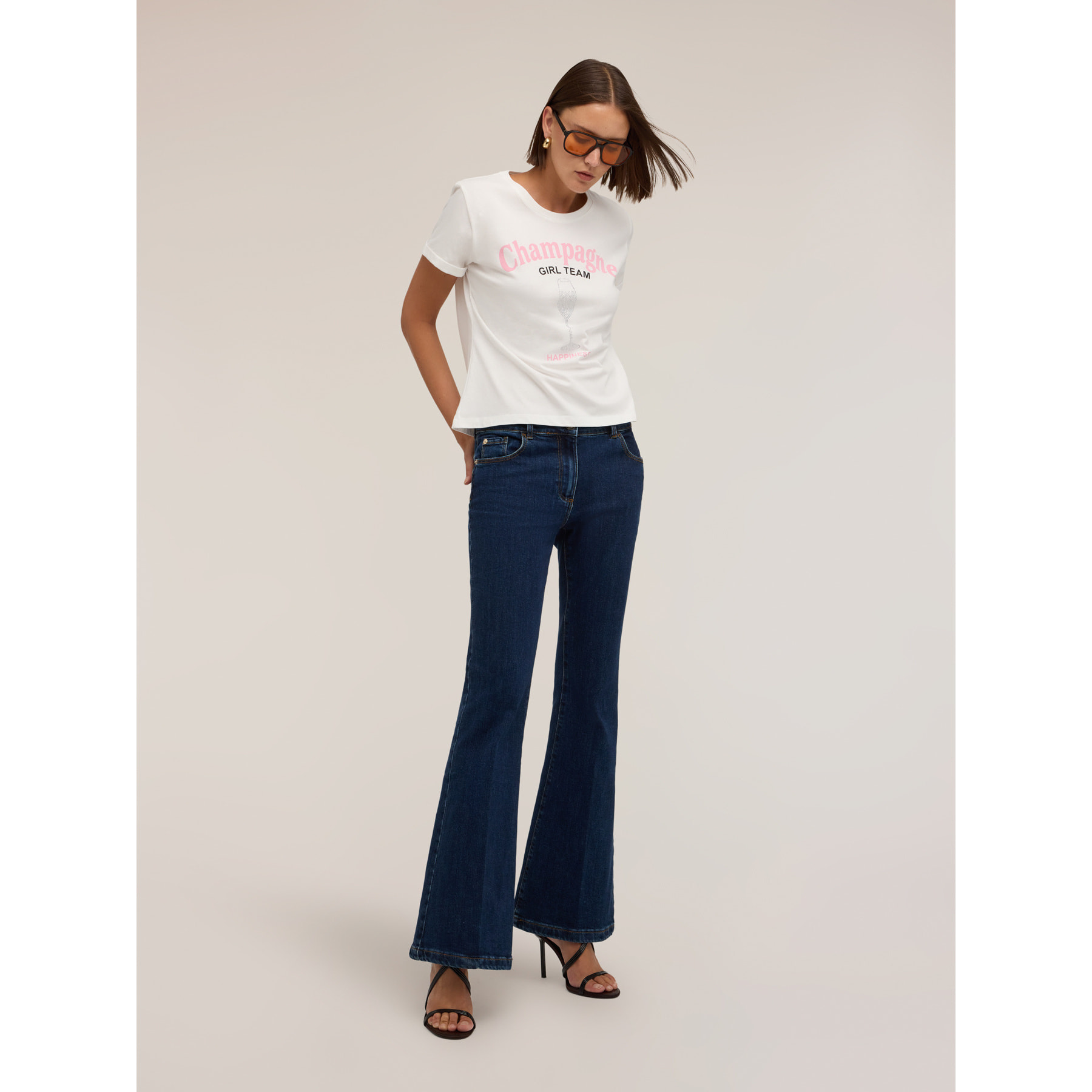 Motivi - Camiseta con estampado y aplicaciones de estrás - Blanco