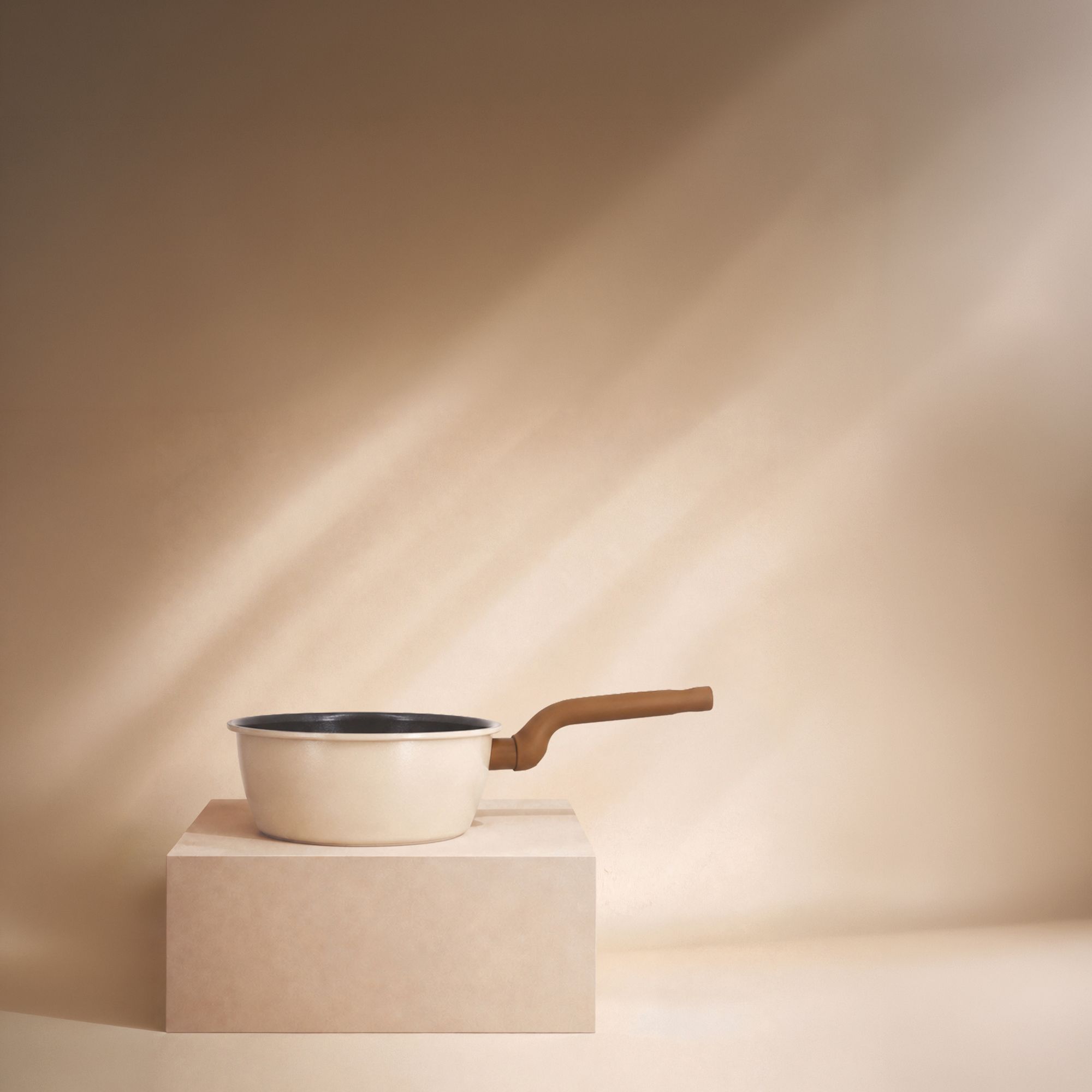 Casserole 18cm en revêment céramique et acier carbone beige PRATICOOK