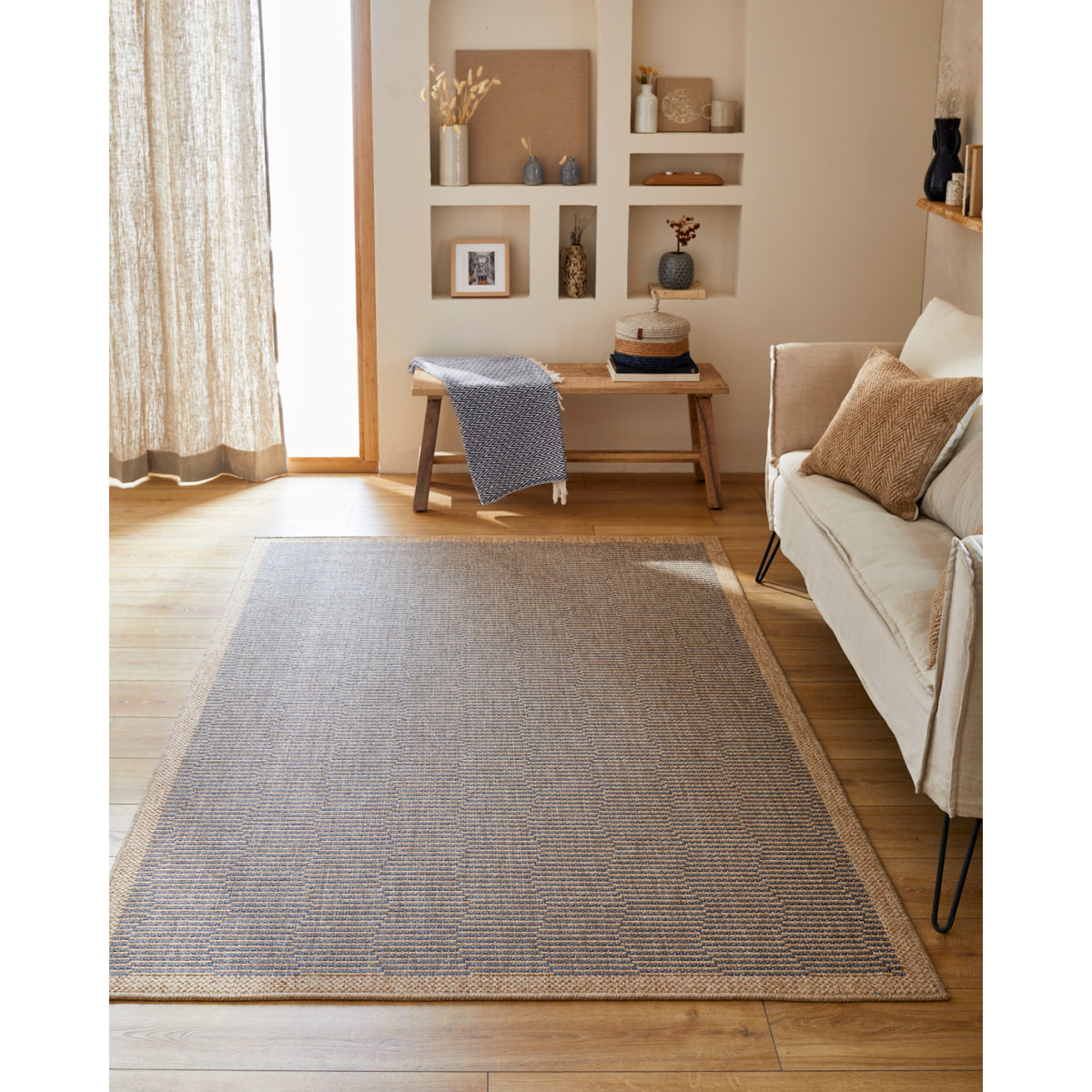 Tapis effet jute motif bleu