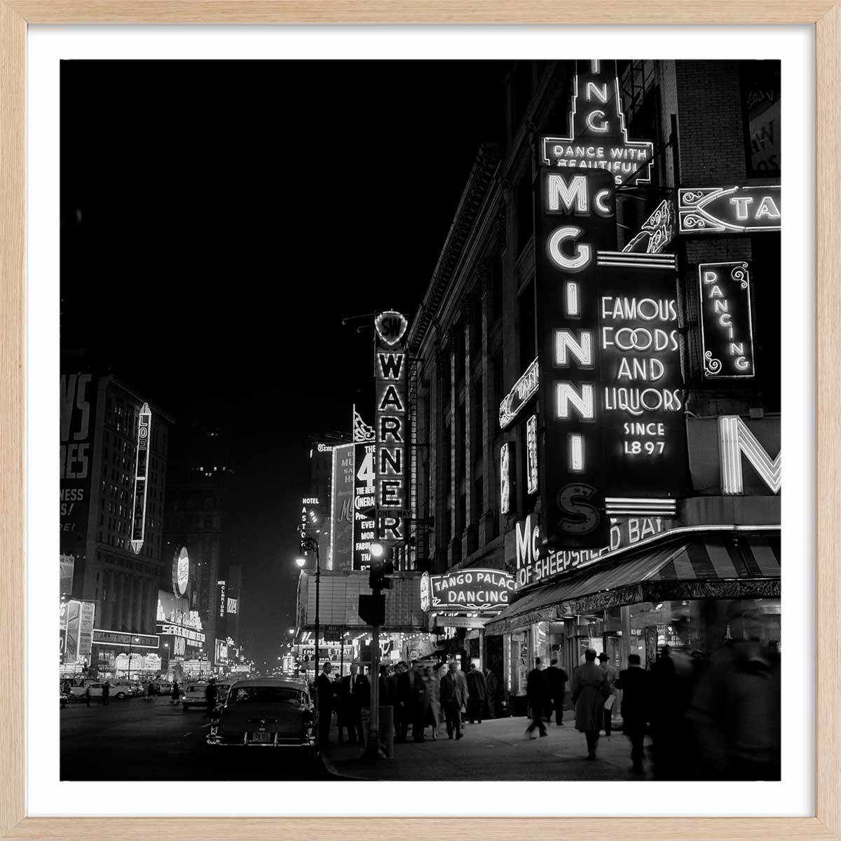 Affiche New York - Broadway, Photo de 1960 par Paul Amasy Affiche sous cadre bois