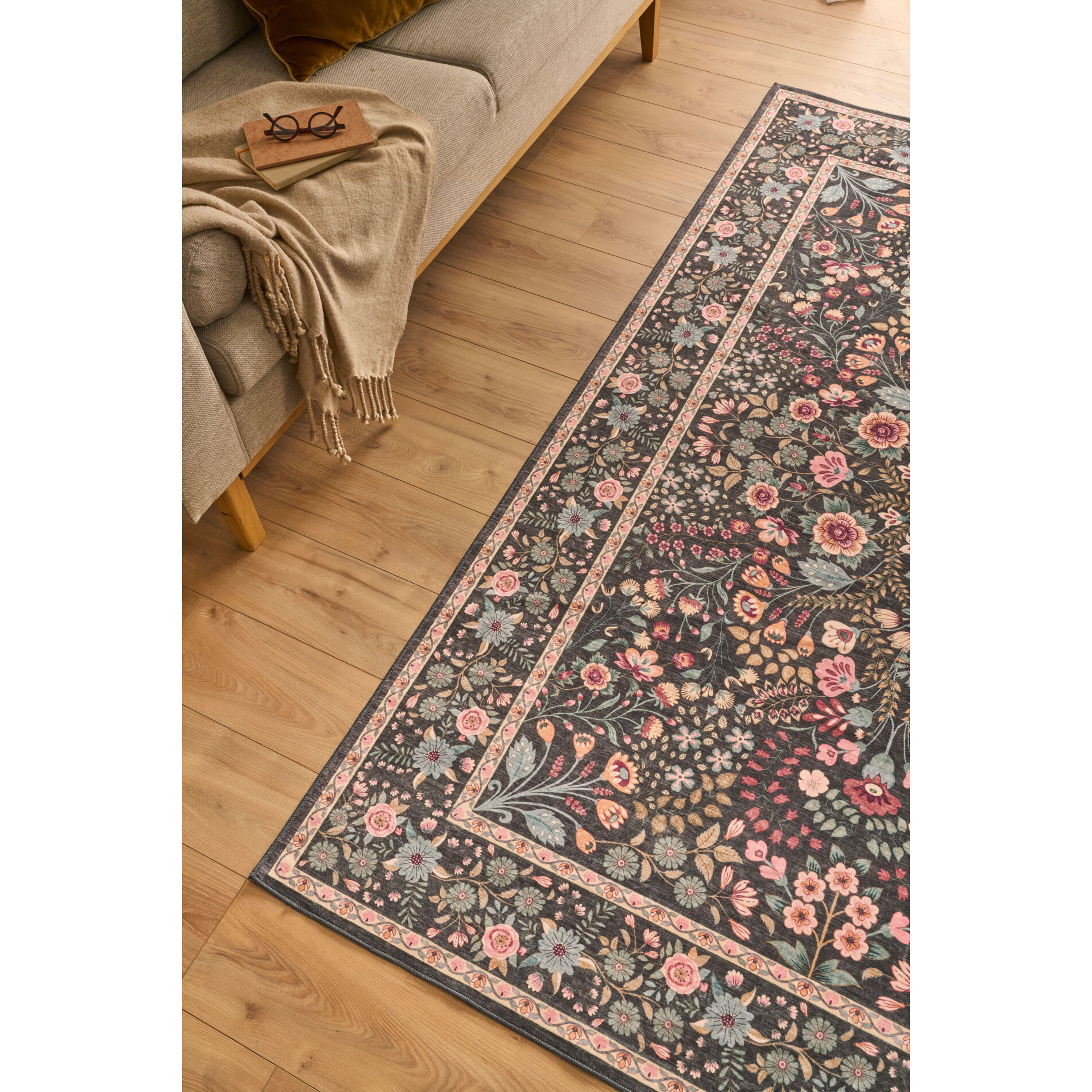 OTTOMAN - Tapis à poils courts doux à motif fleuri noir